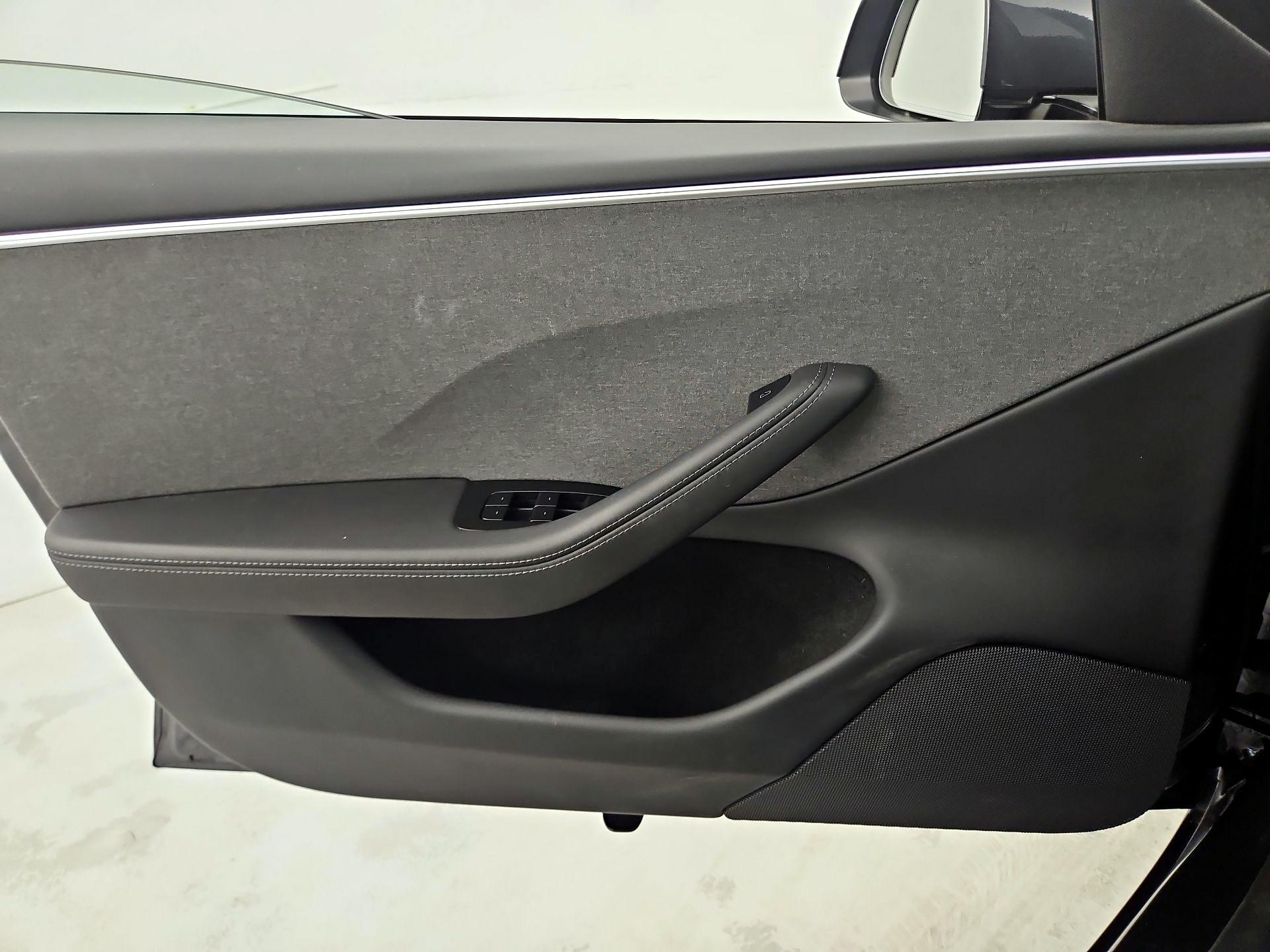 Thumbnail: 2025 Tesla Model 3 - 12