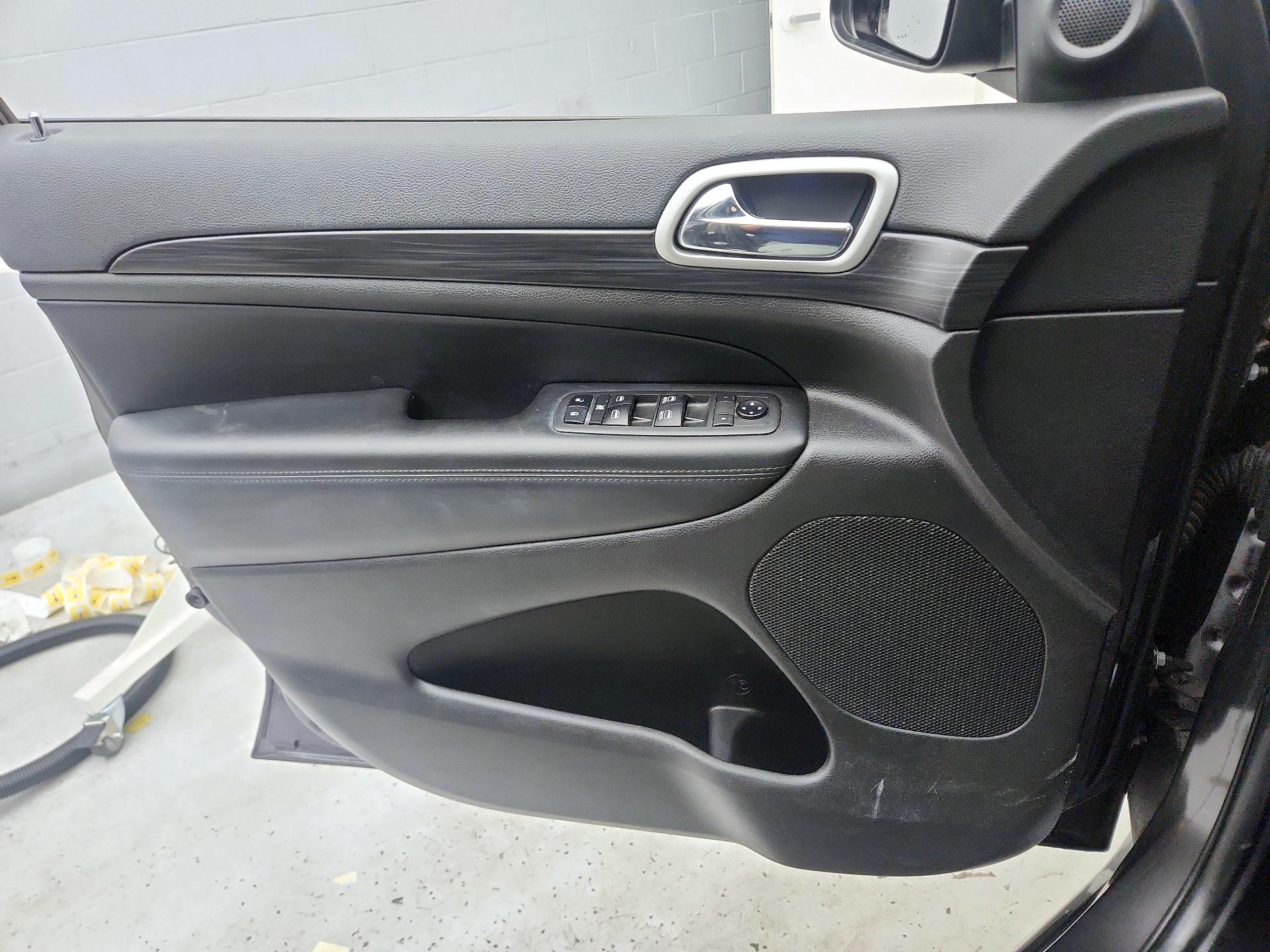 Thumbnail: 2019 Jeep Grand Cherokee - 12