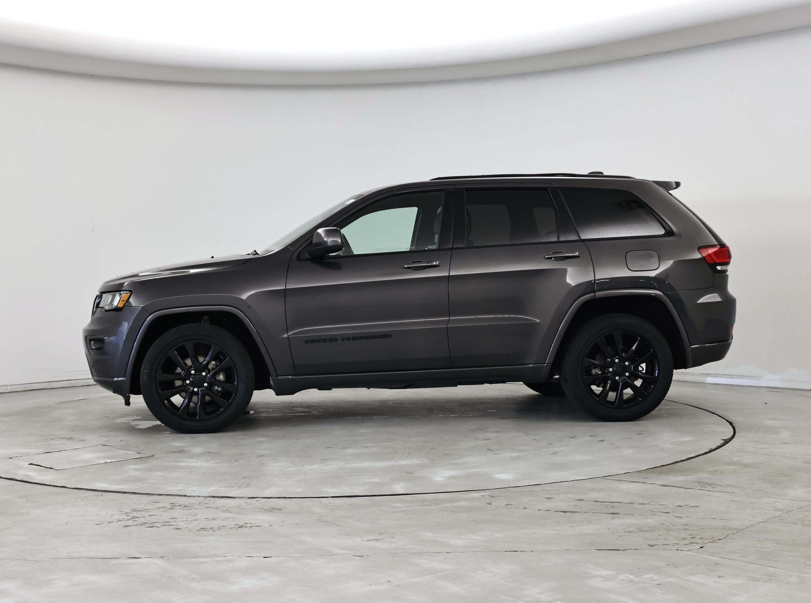 Thumbnail: 2019 Jeep Grand Cherokee - 3