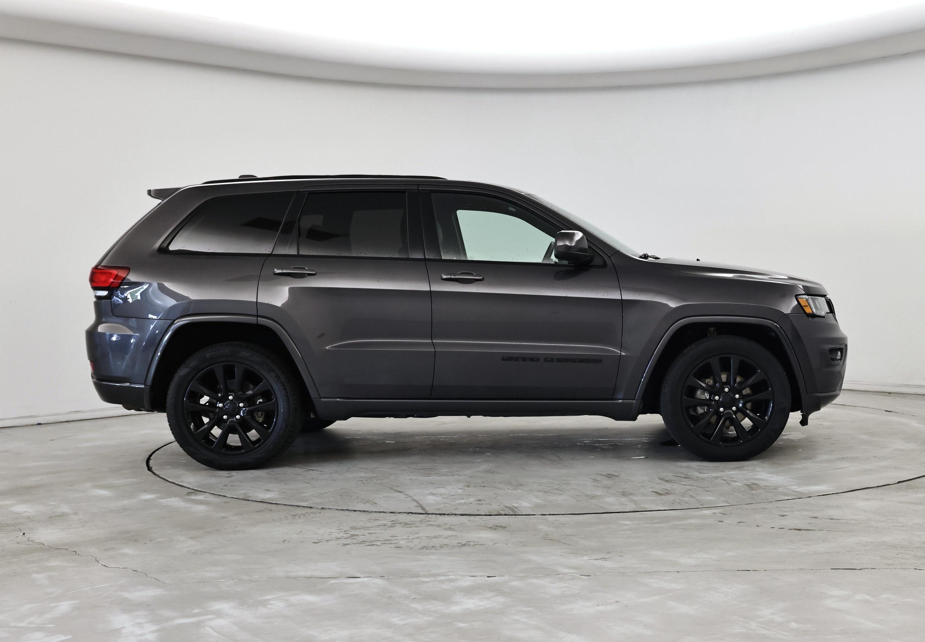 Thumbnail: 2019 Jeep Grand Cherokee - 7