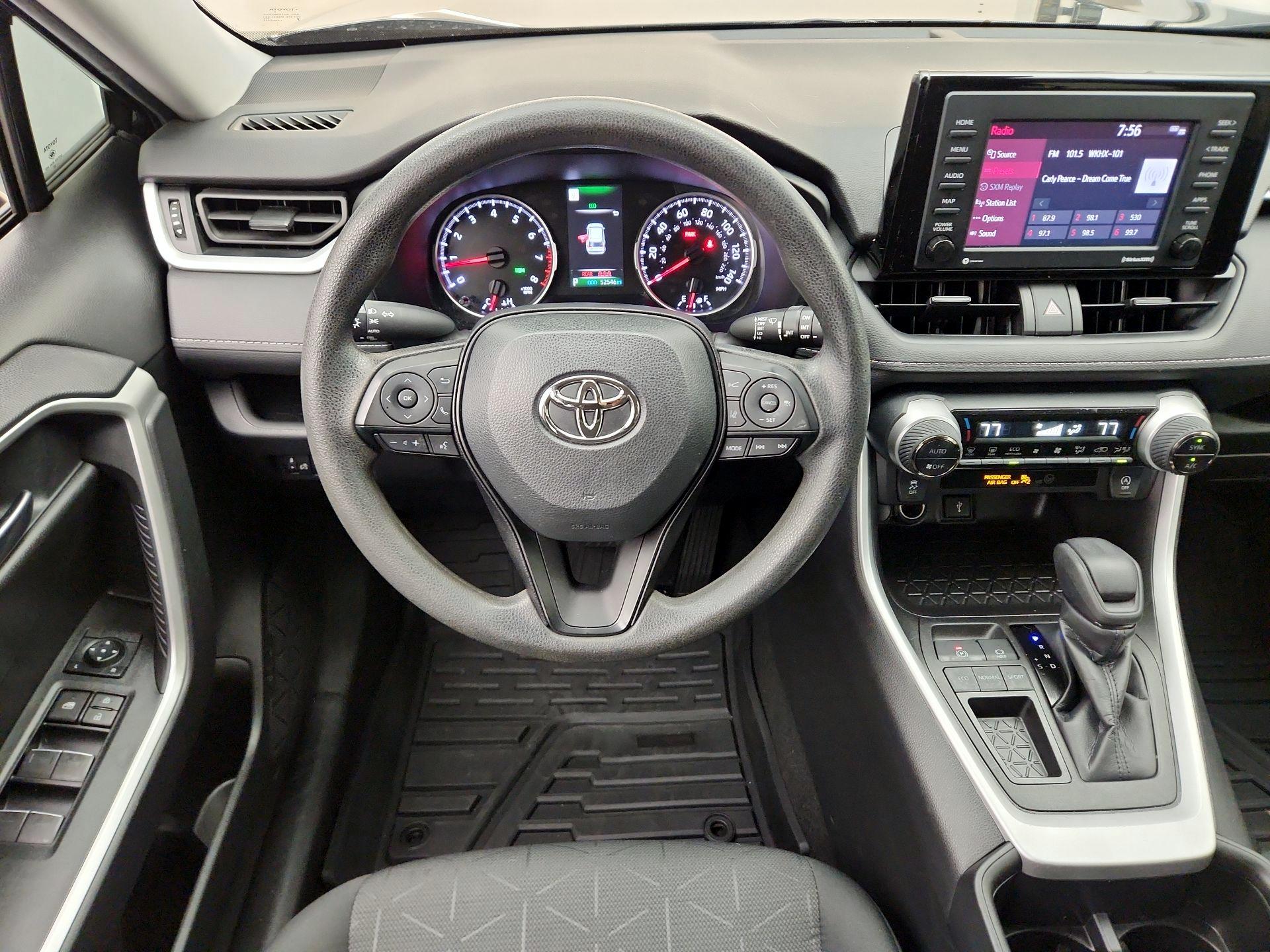 Thumbnail: 2022 Toyota RAV4 - 10