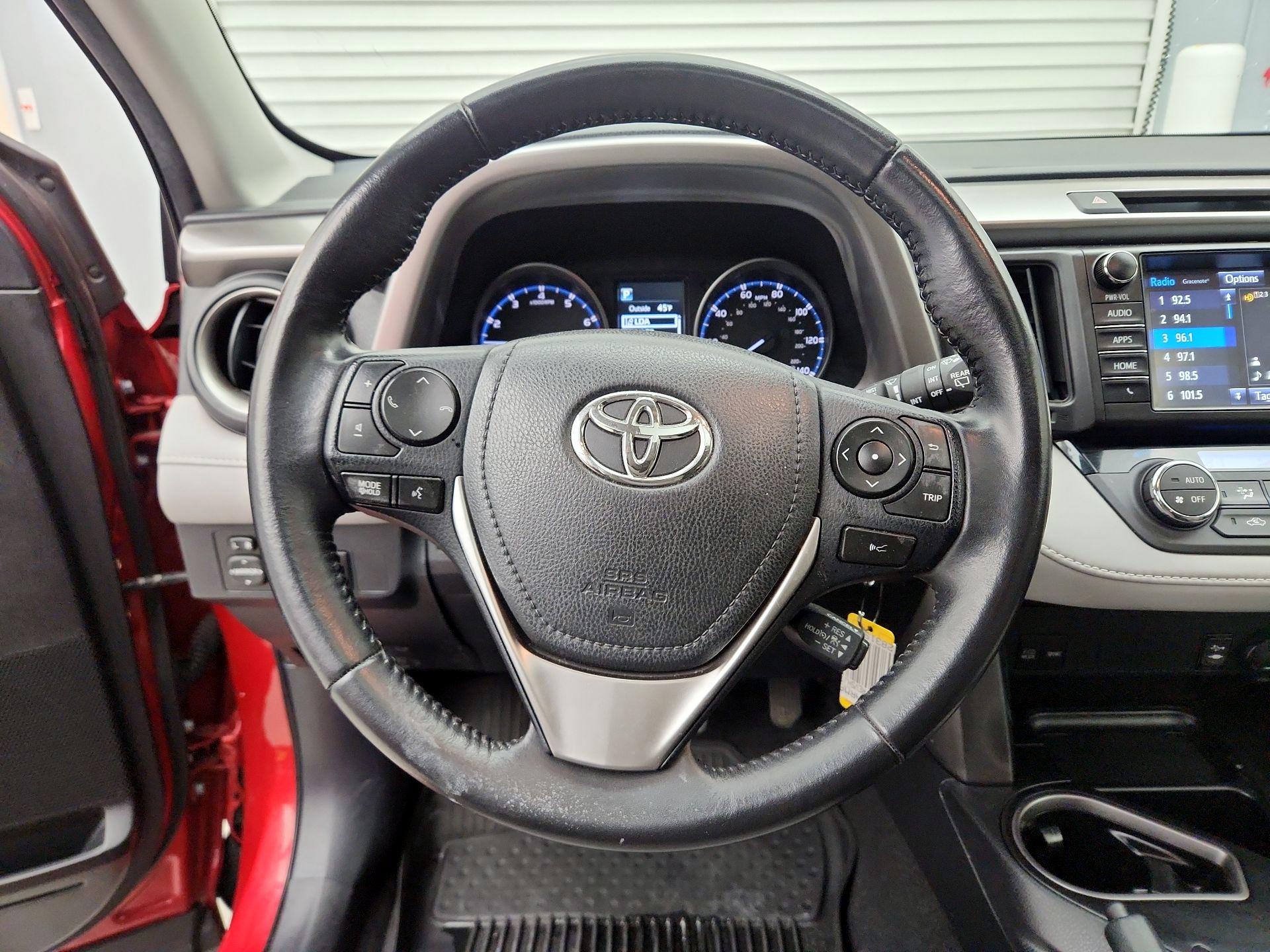 Thumbnail: 2017 Toyota RAV4 - 10