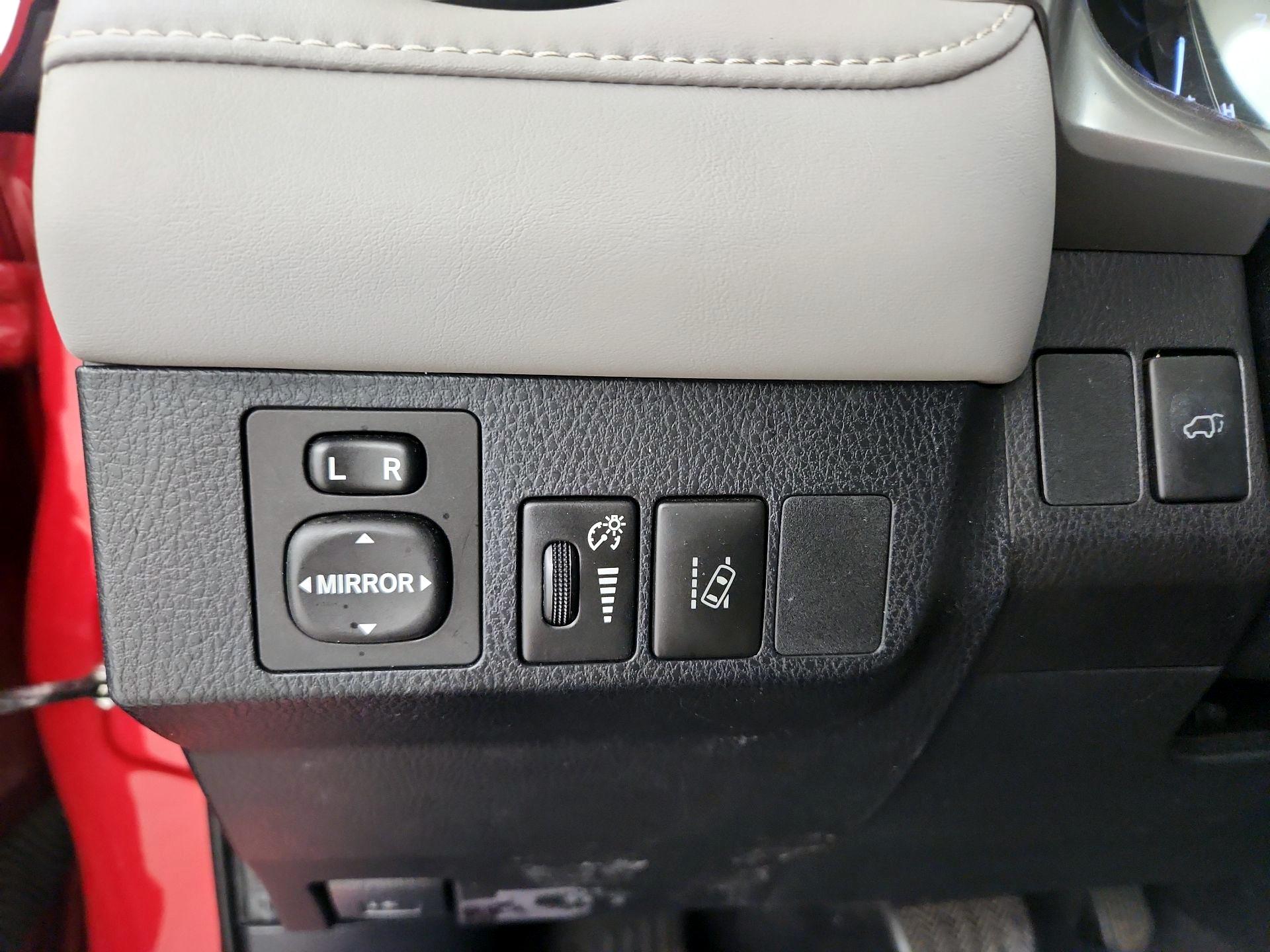 Thumbnail: 2017 Toyota RAV4 - 13