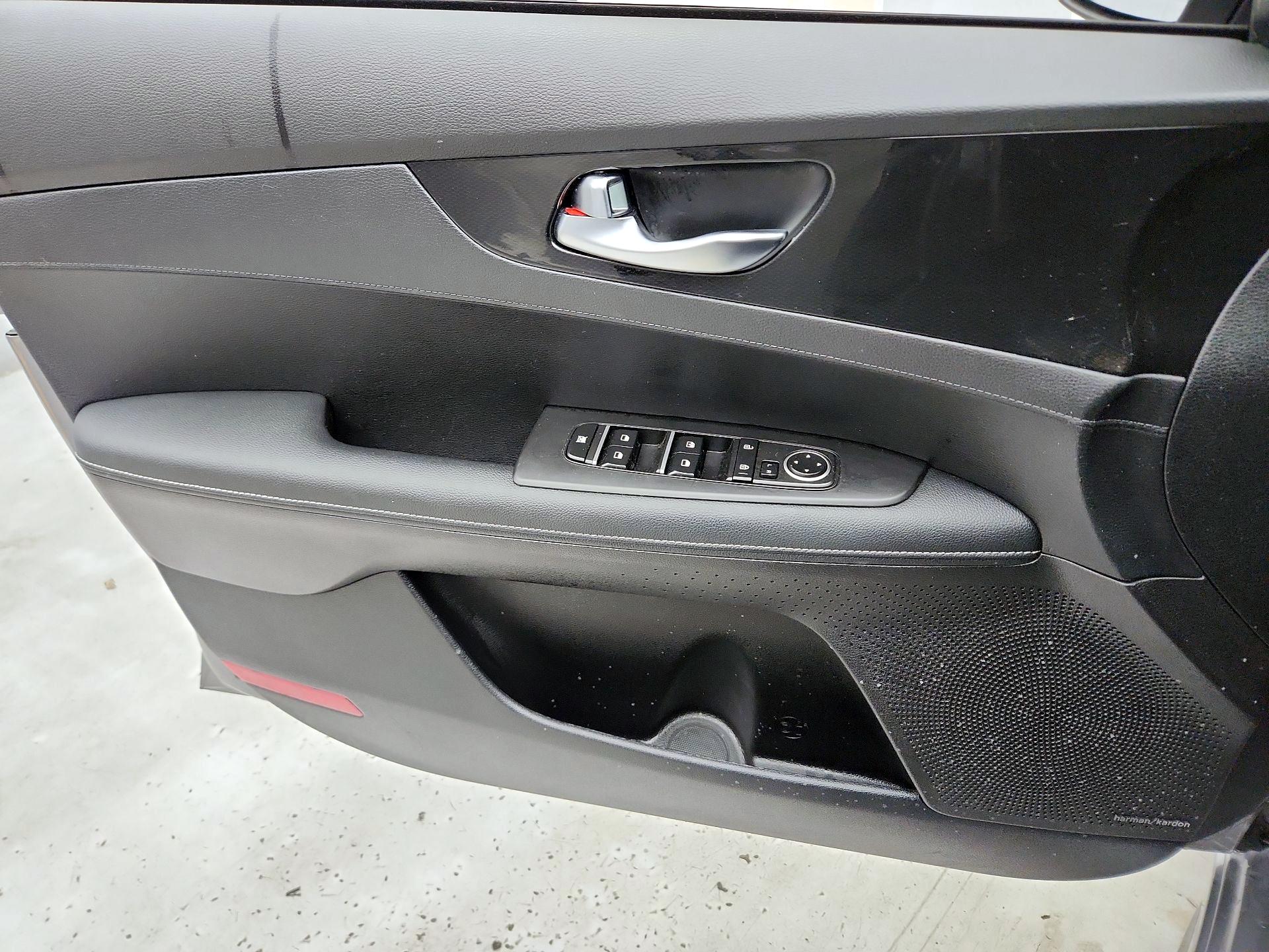 Thumbnail: 2023 Kia Forte - 12