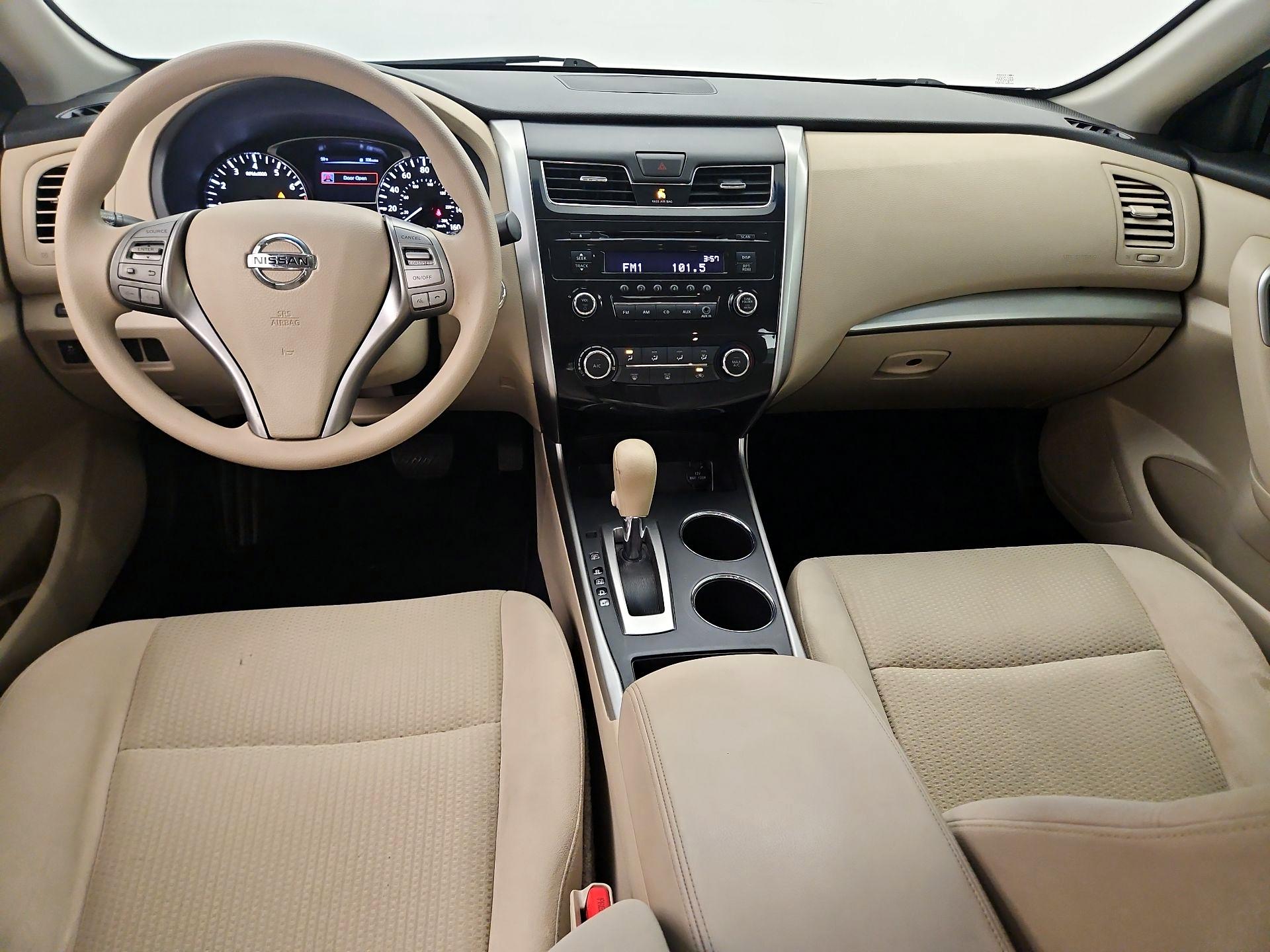 Thumbnail: 2015 Nissan Altima - 9