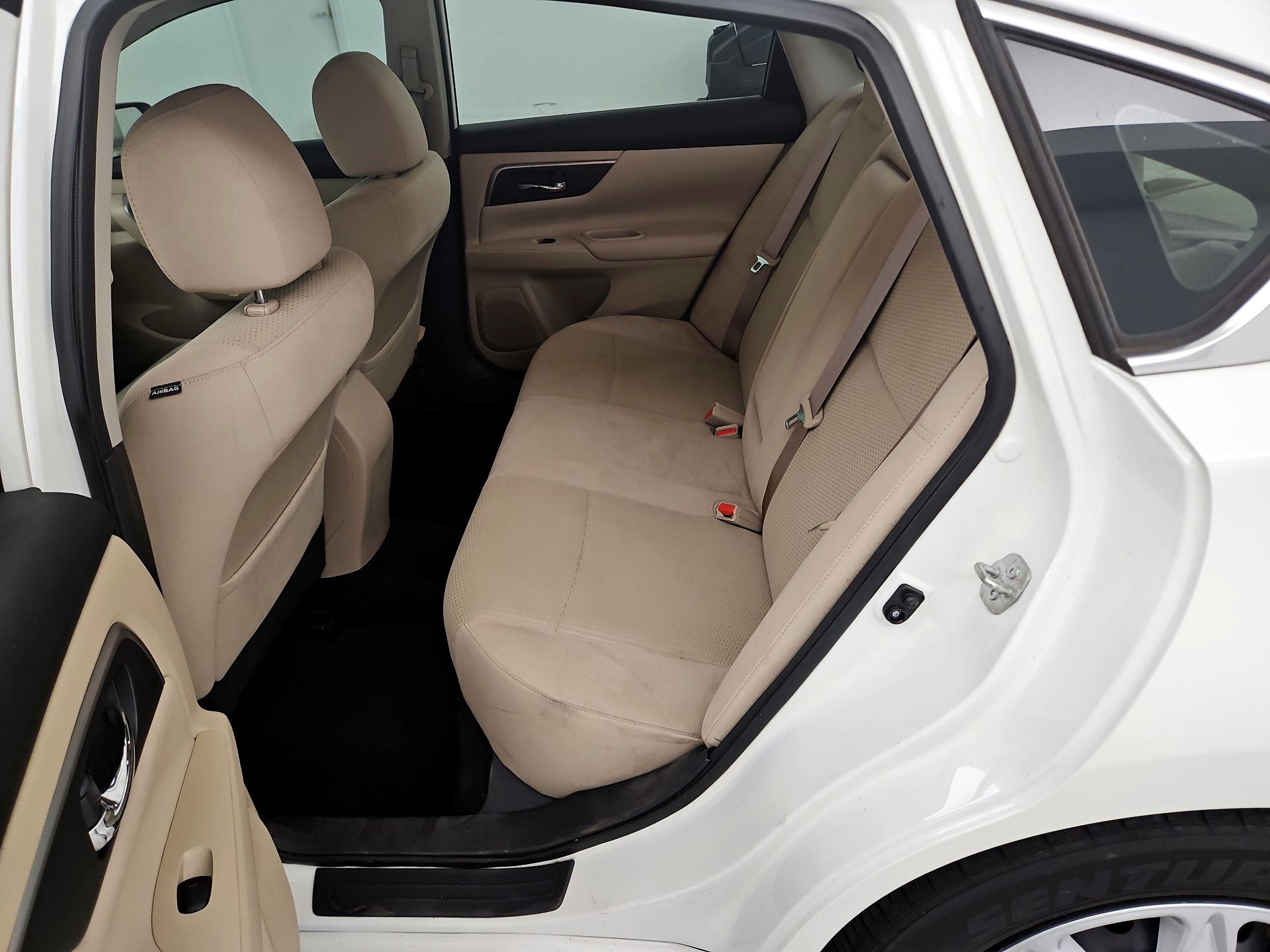 Thumbnail: 2015 Nissan Altima - 17