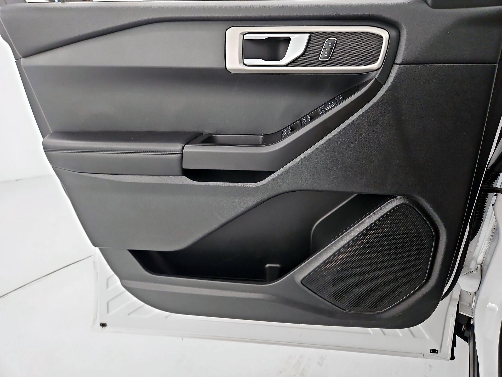 Thumbnail: 2021 Ford Explorer - 12