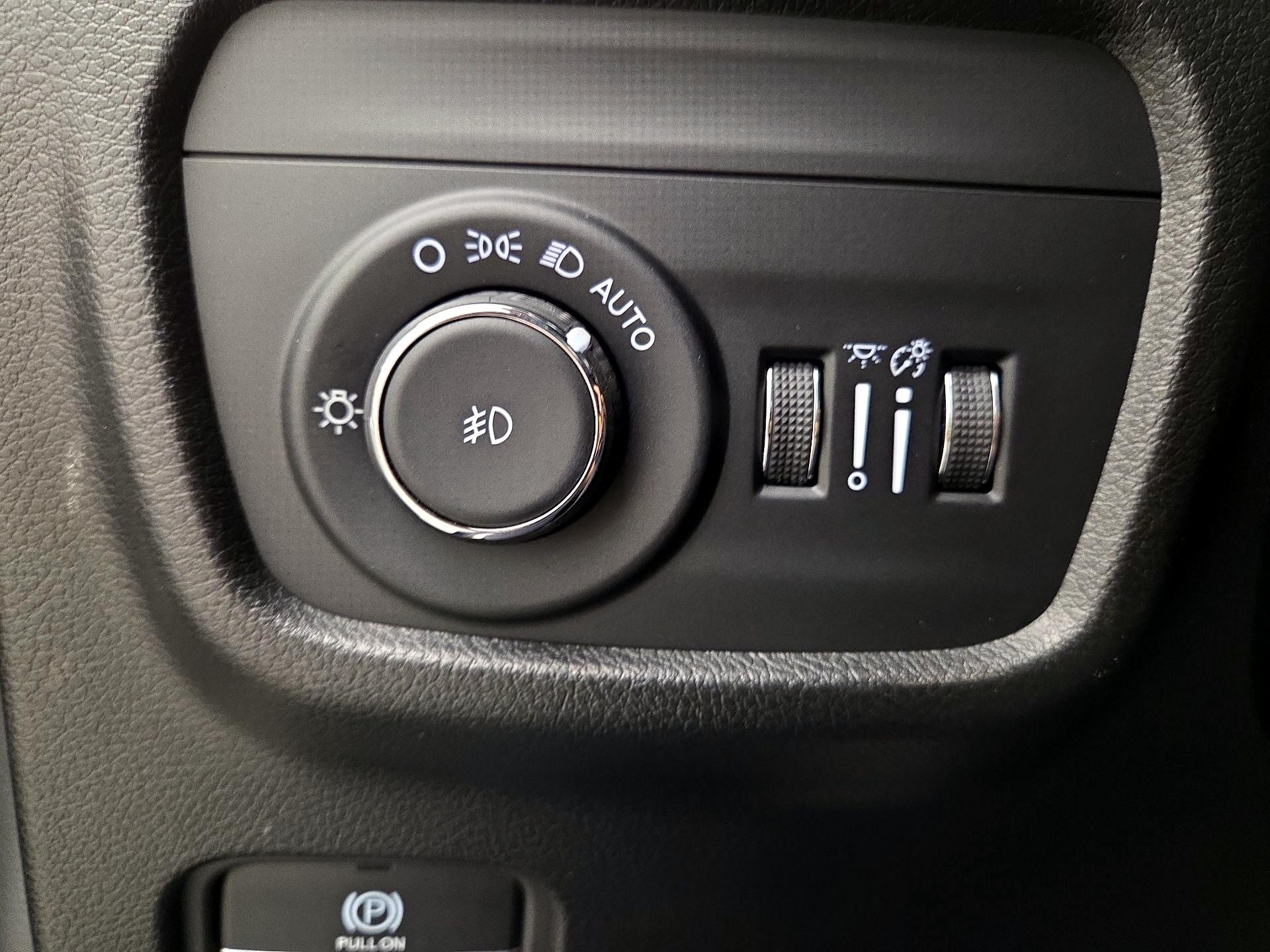 Thumbnail: 2023 Jeep Grand Cherokee - 13