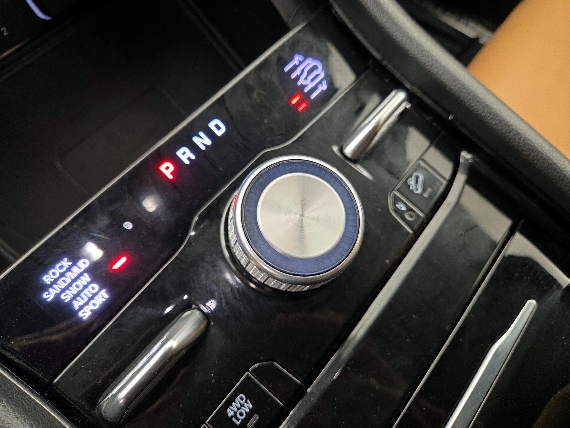 Thumbnail: 2023 Jeep Grand Cherokee - 18