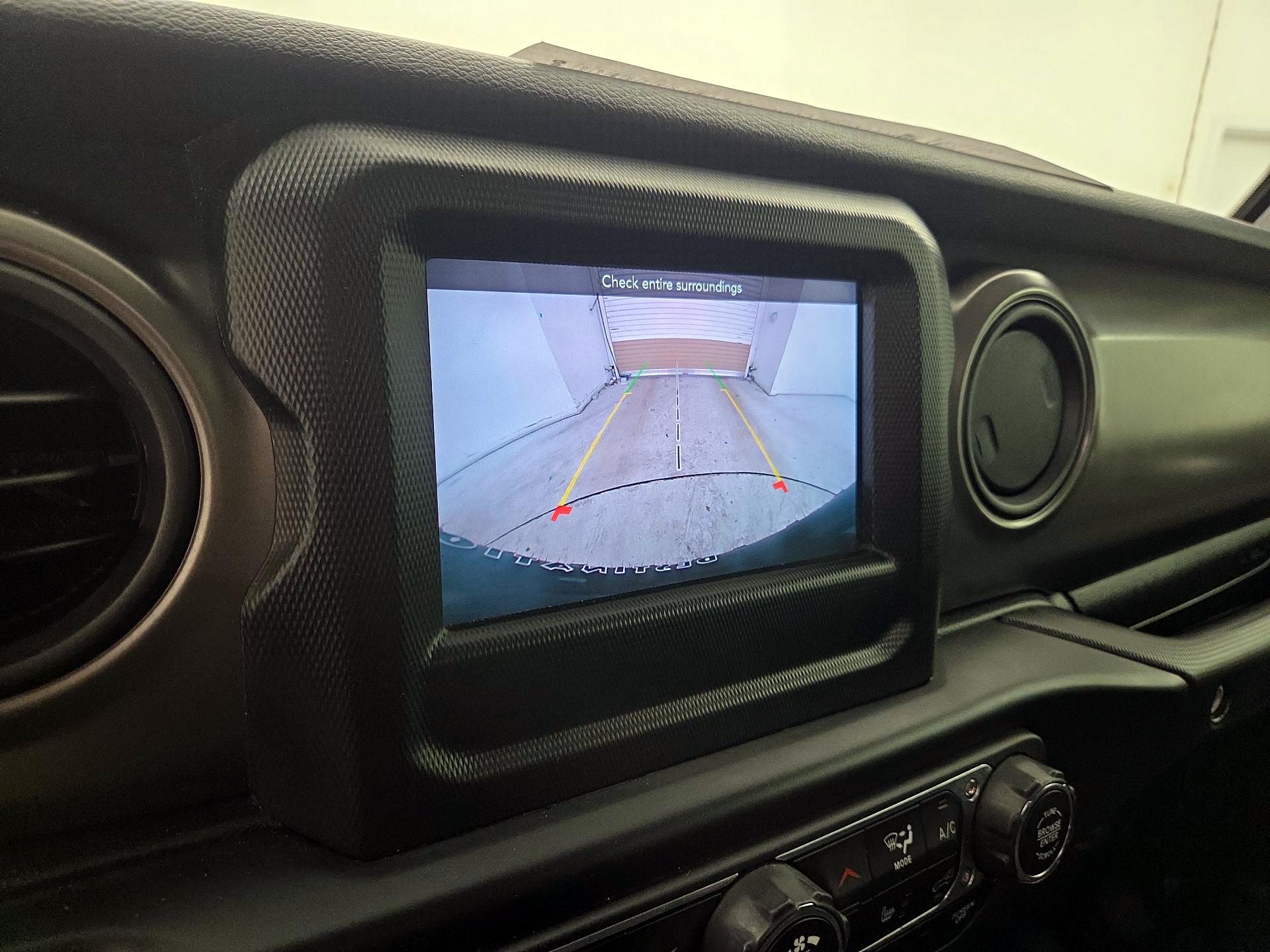 Thumbnail: 2022 Jeep Wrangler - 14