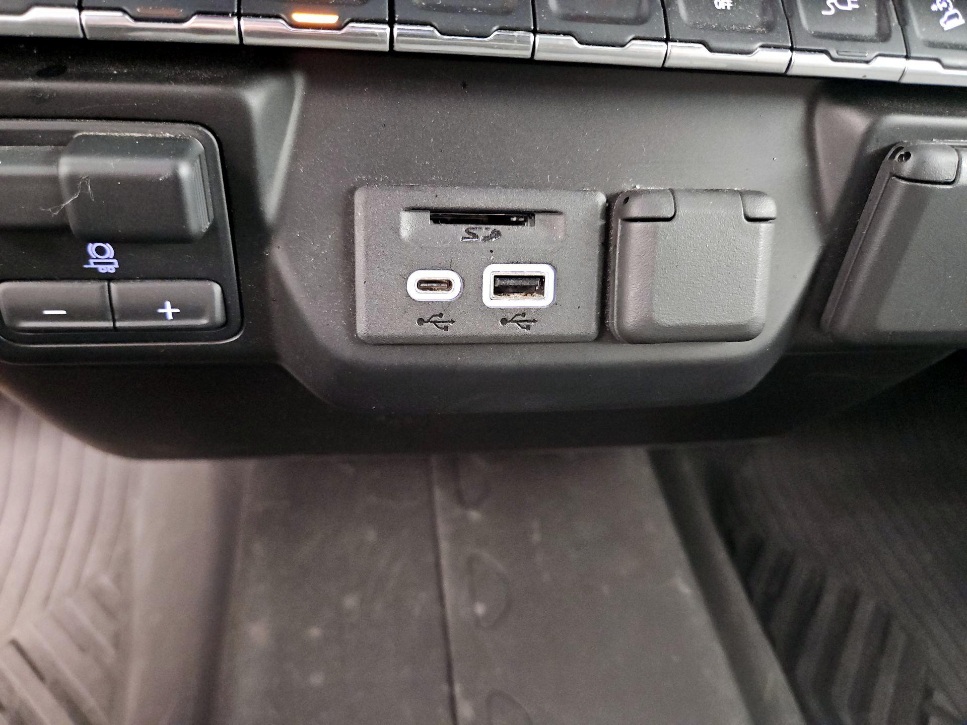 Thumbnail: 2021 Chevrolet Silverado 1500 - 18