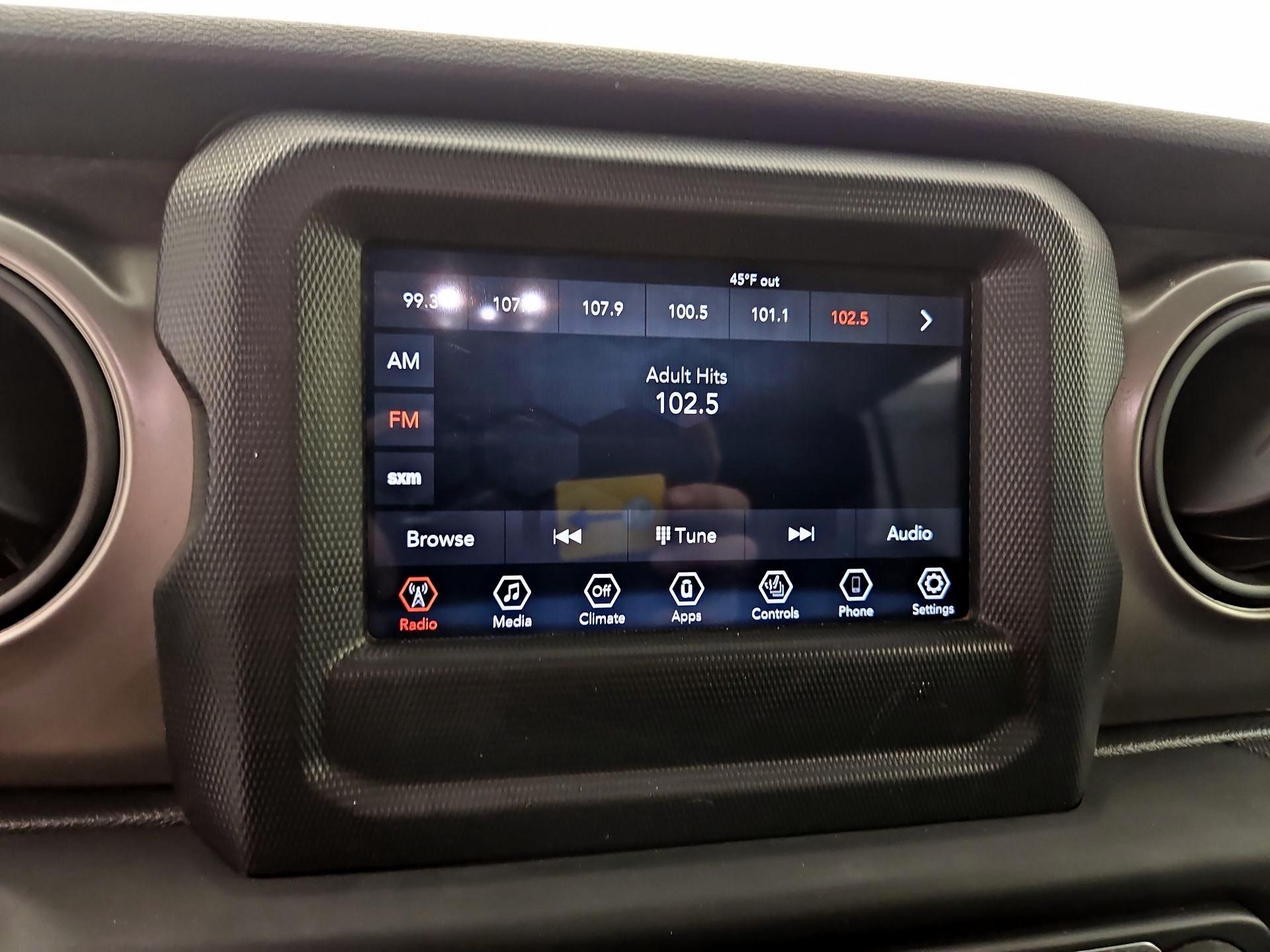 Thumbnail: 2020 Jeep Gladiator - 15