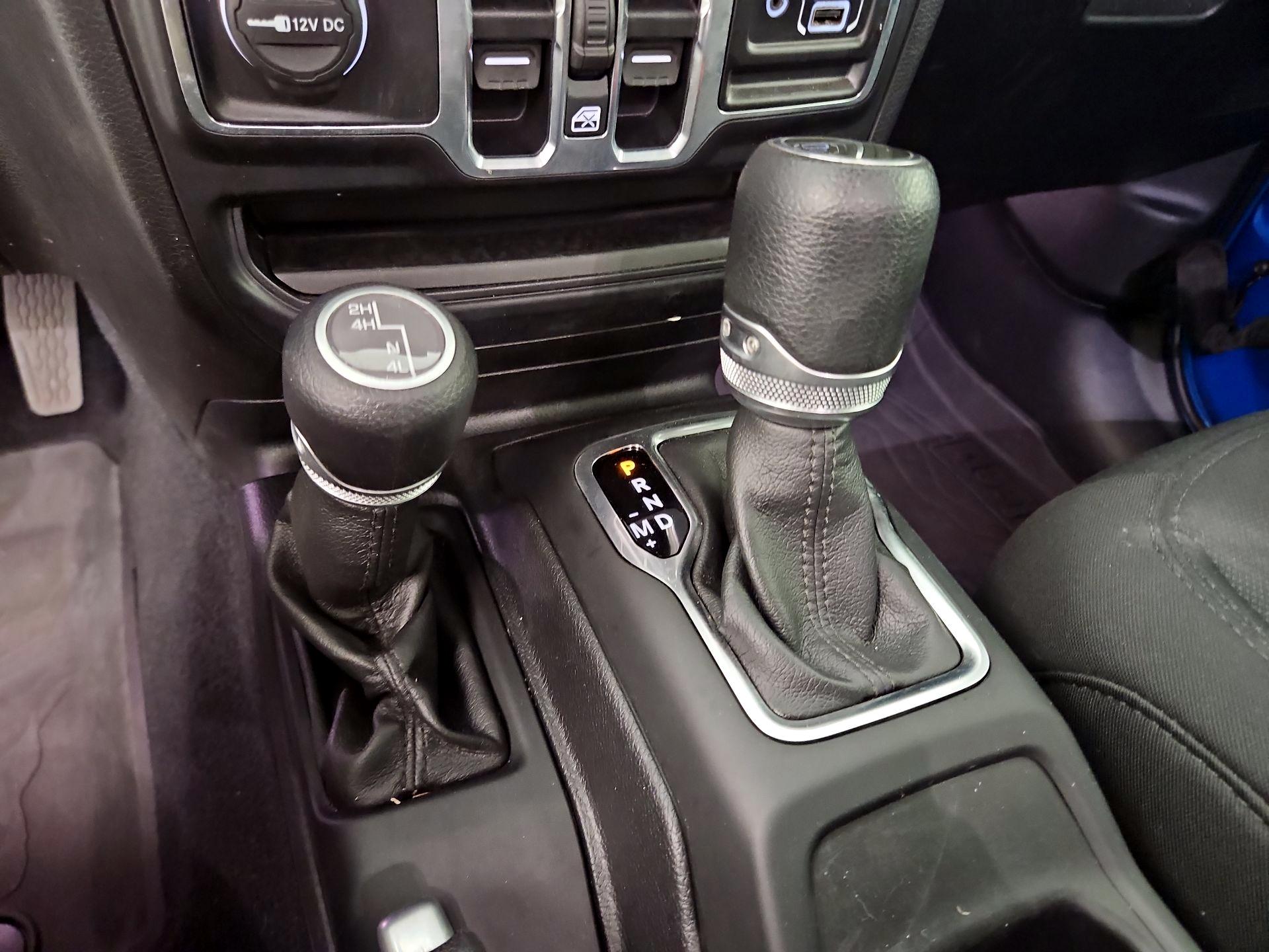 Thumbnail: 2020 Jeep Gladiator - 17