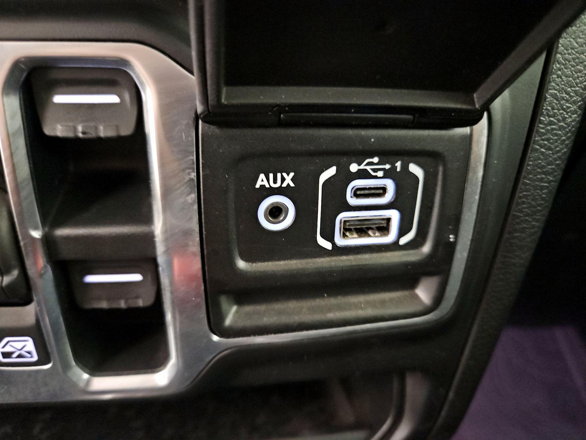 Thumbnail: 2020 Jeep Gladiator - 18