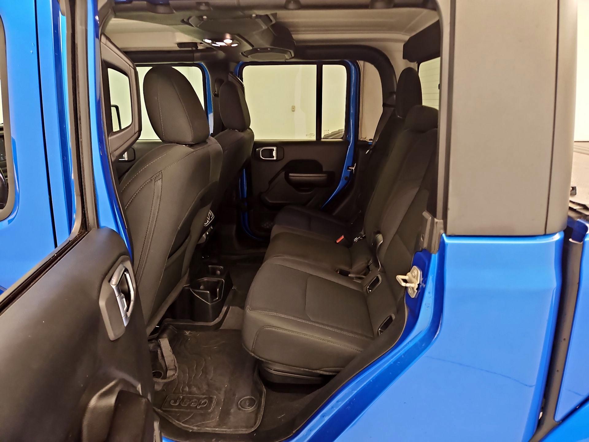 Thumbnail: 2020 Jeep Gladiator - 19