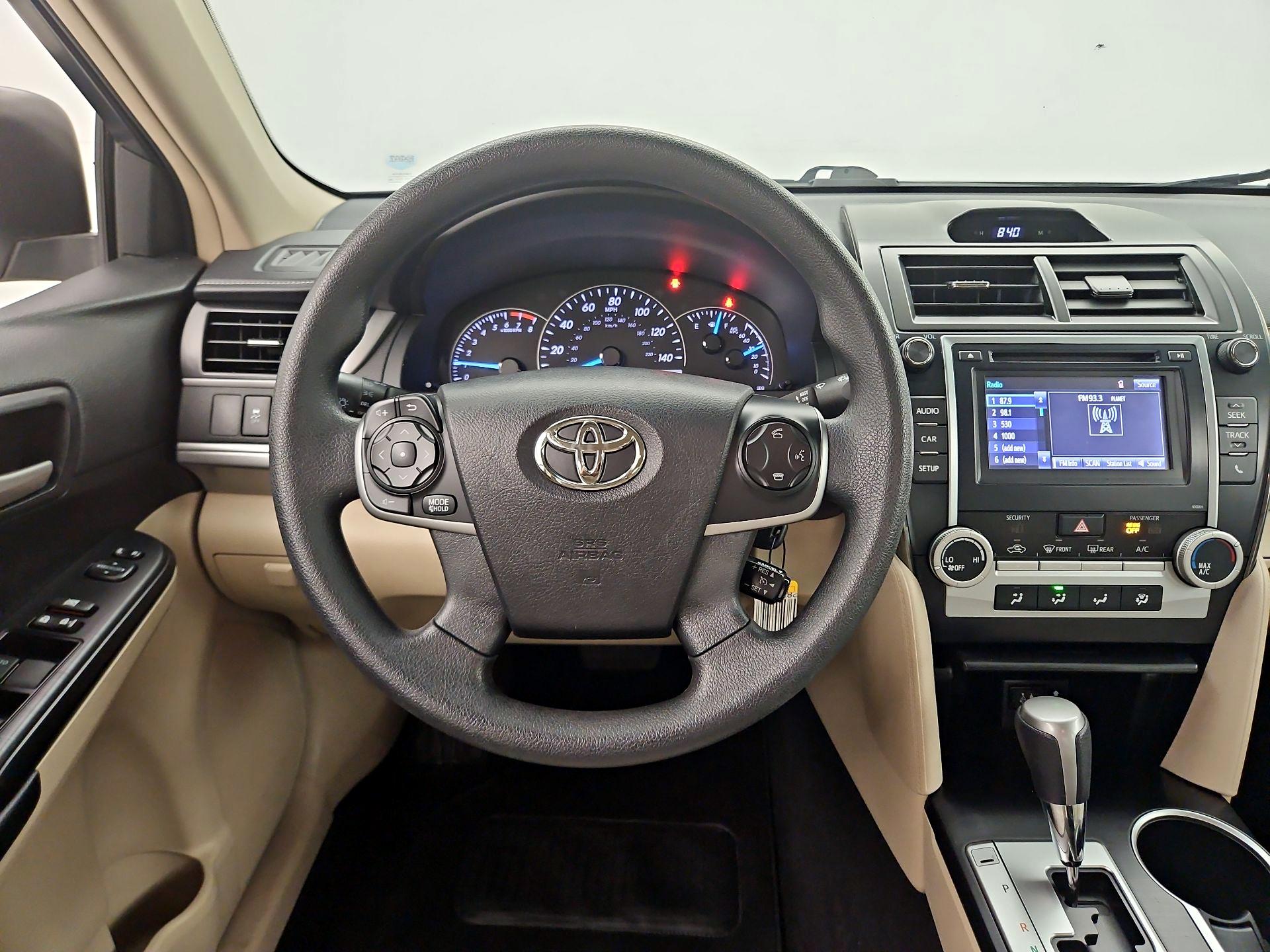 Thumbnail: 2014 Toyota Camry - 10