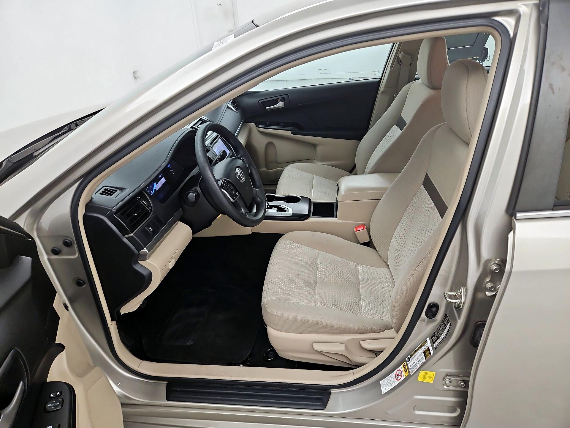 Thumbnail: 2014 Toyota Camry - 11