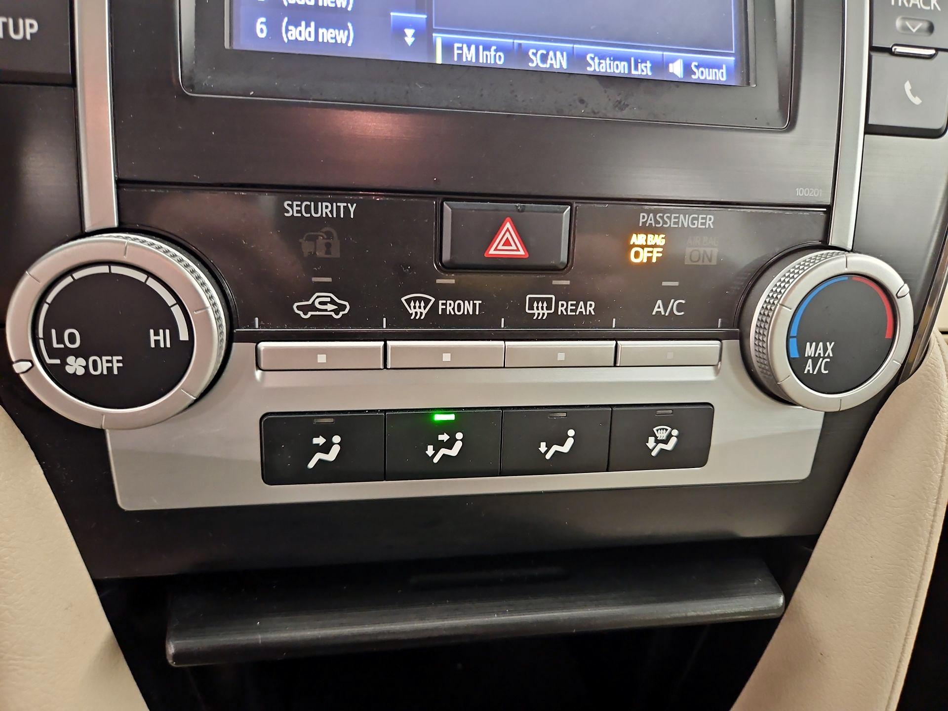 Thumbnail: 2014 Toyota Camry - 15