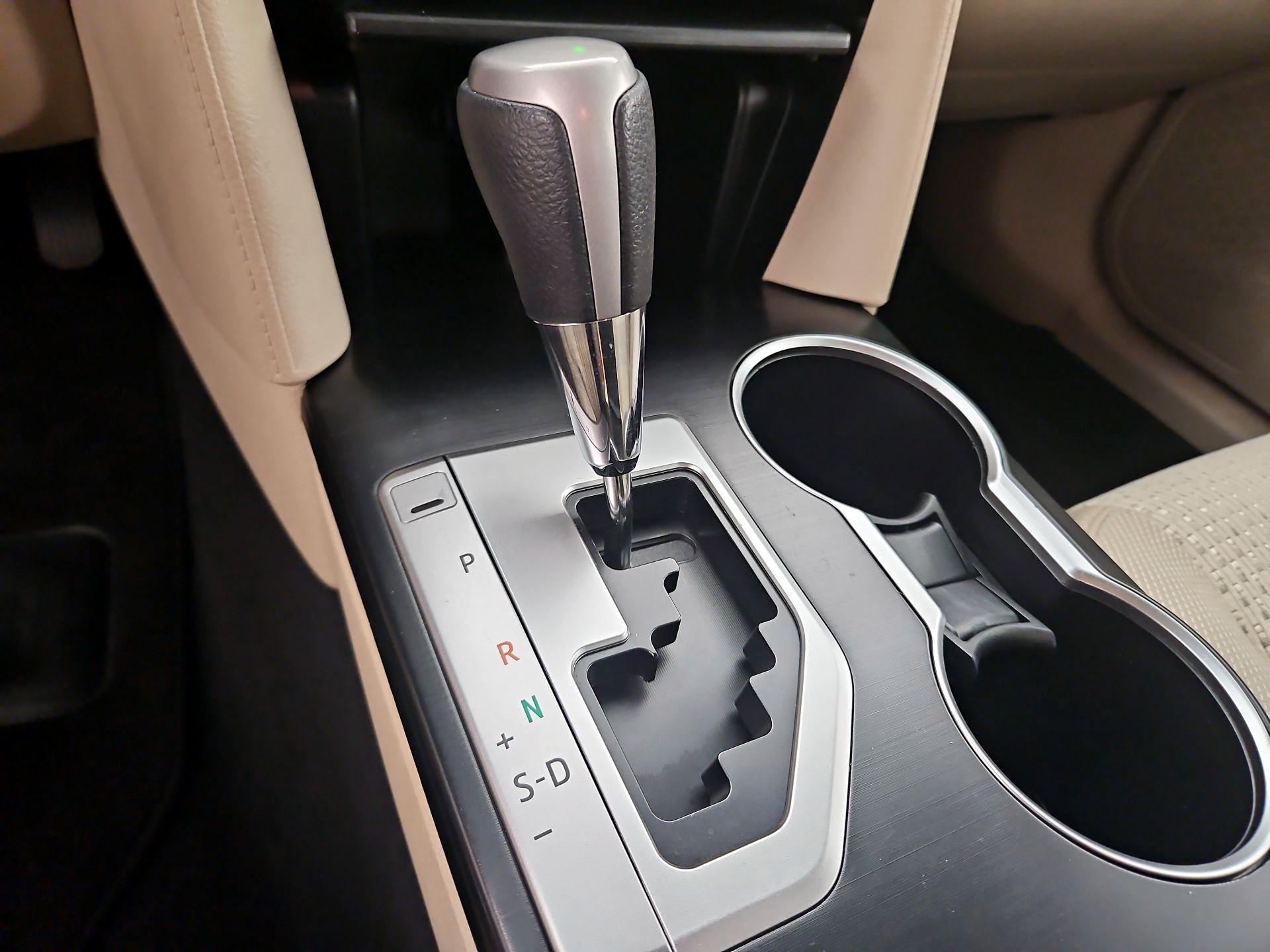 Thumbnail: 2014 Toyota Camry - 16