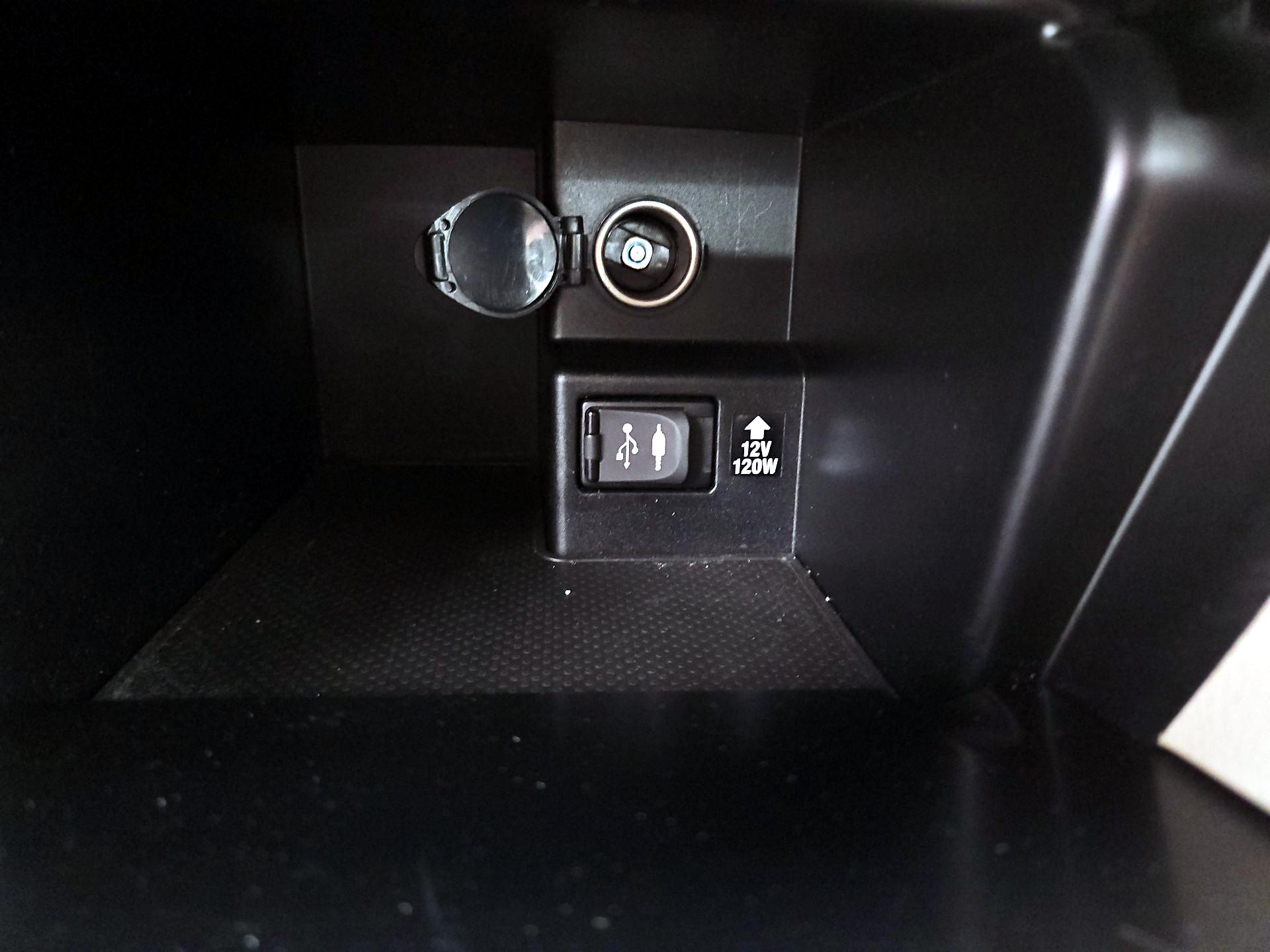 Thumbnail: 2014 Toyota Camry - 17