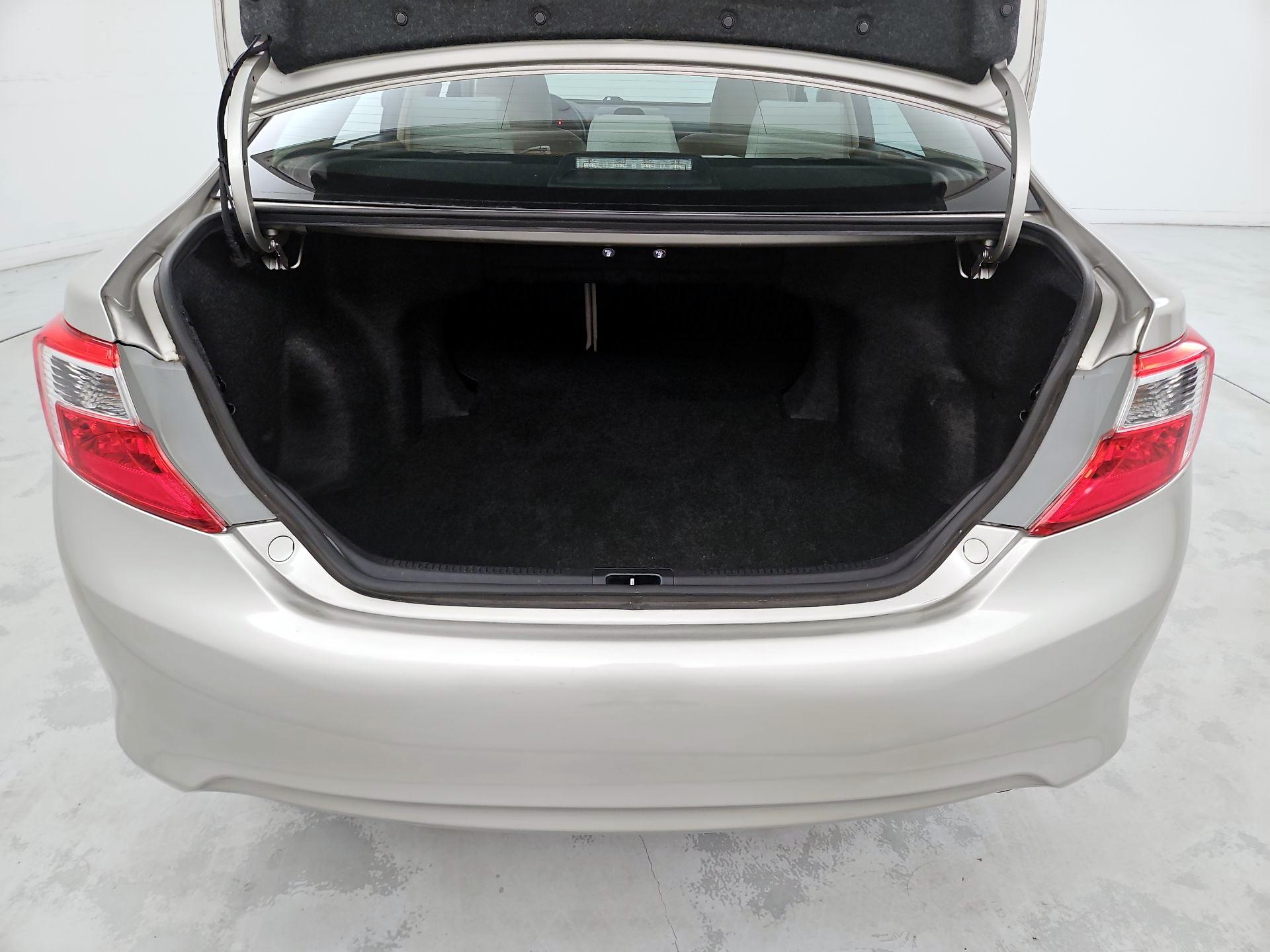 Thumbnail: 2014 Toyota Camry - 19