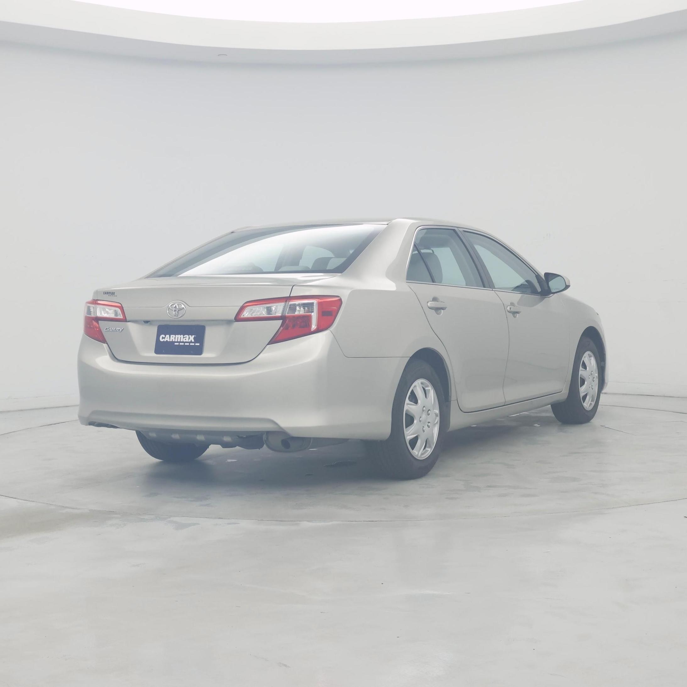 Thumbnail: 2014 Toyota Camry - 8