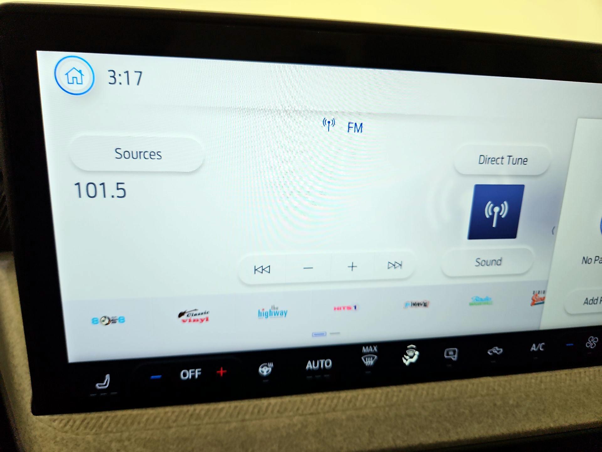 Thumbnail: 2025 Ford Maverick - 15