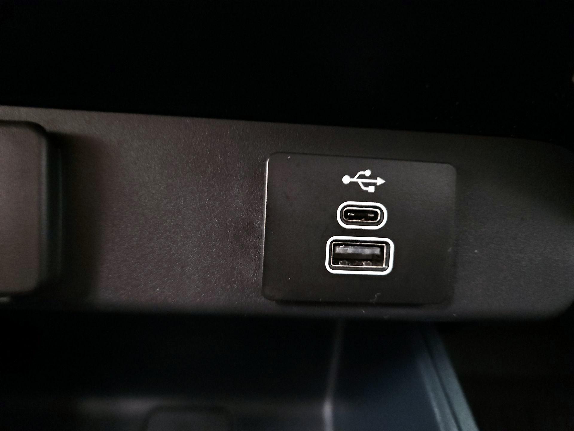 Thumbnail: 2025 Ford Maverick - 18