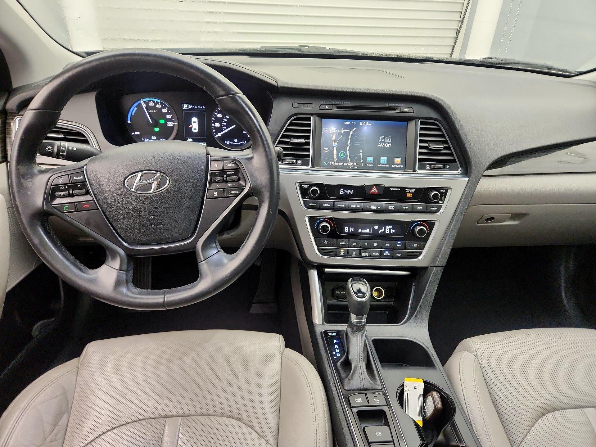 Thumbnail: 2017 Hyundai Sonata - 9