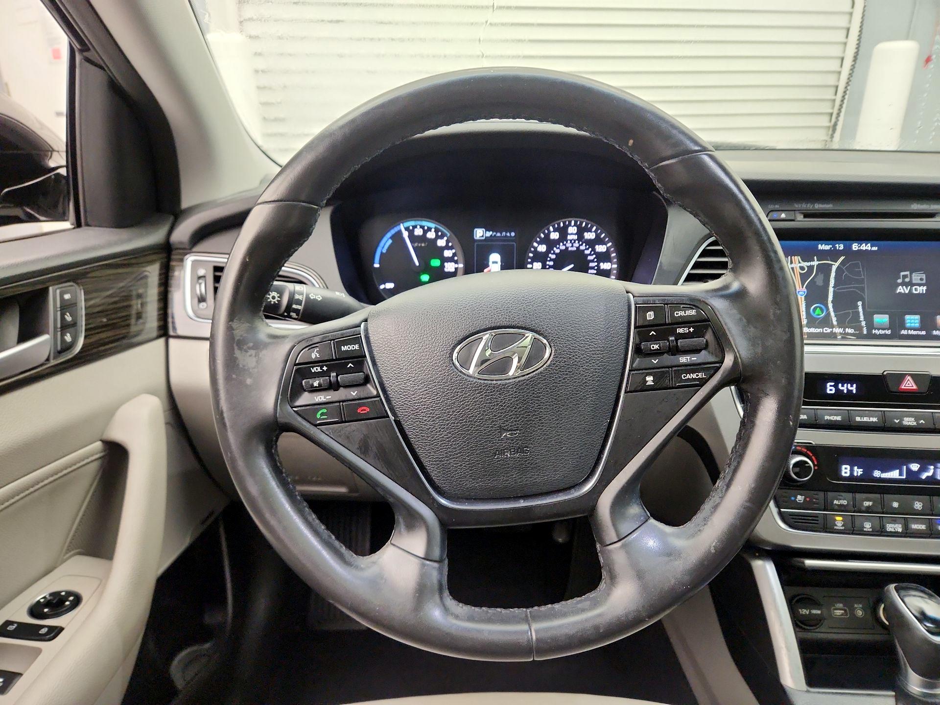 Thumbnail: 2017 Hyundai Sonata - 10