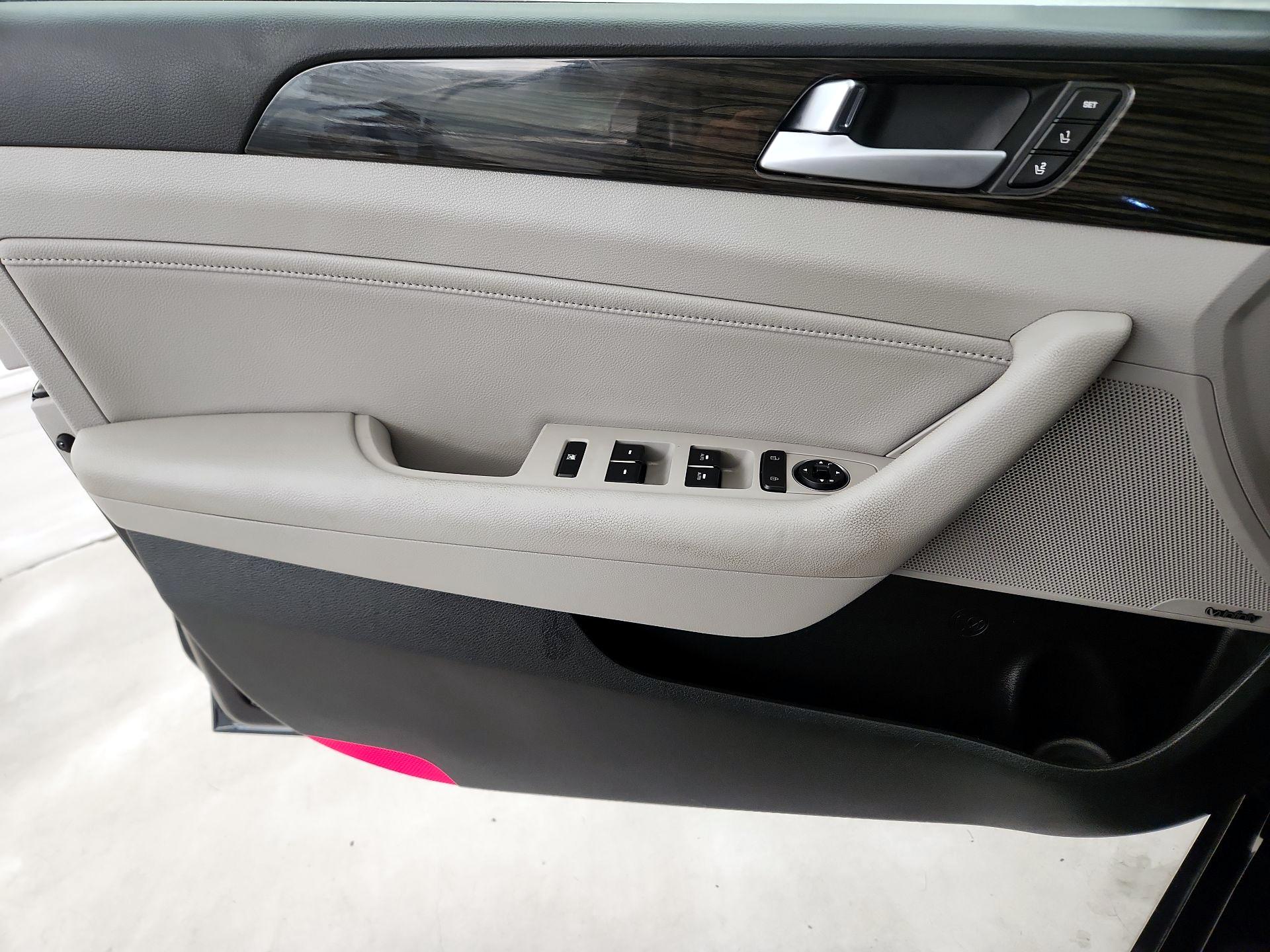 Thumbnail: 2017 Hyundai Sonata - 12