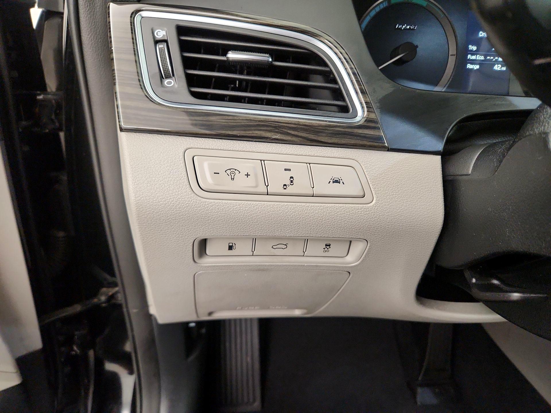 Thumbnail: 2017 Hyundai Sonata - 13