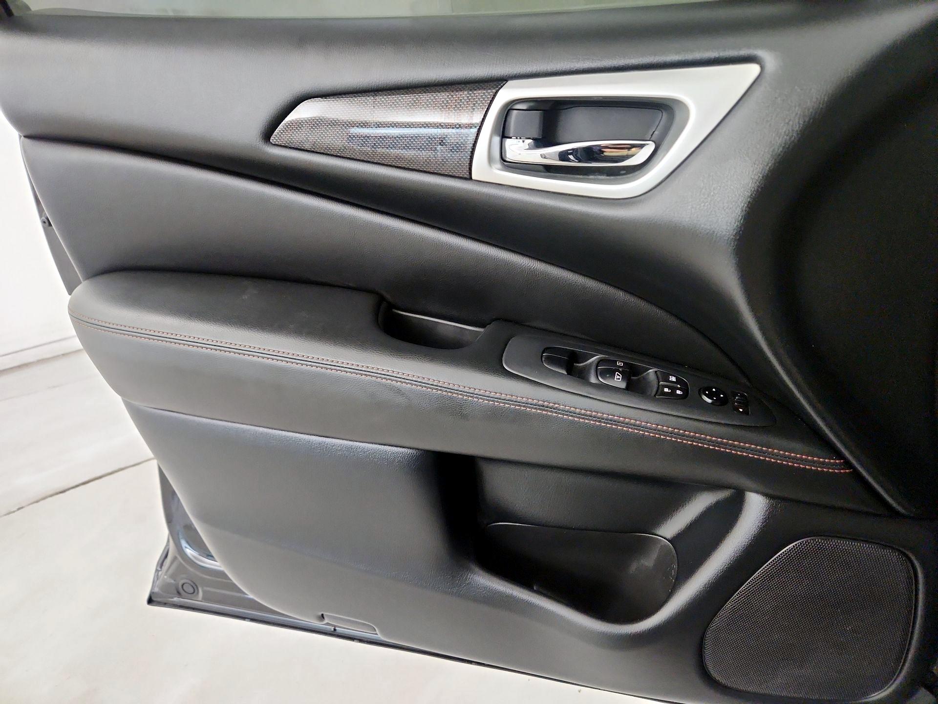 Thumbnail: 2020 Nissan Pathfinder - 12