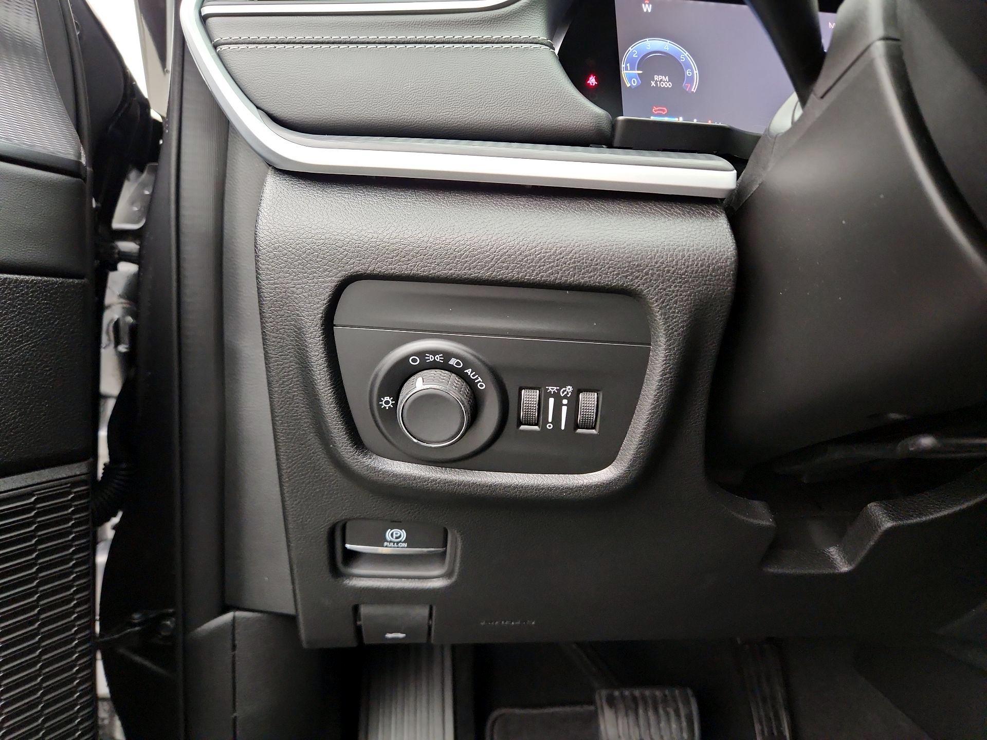 Thumbnail: 2024 Jeep Grand Cherokee - 13