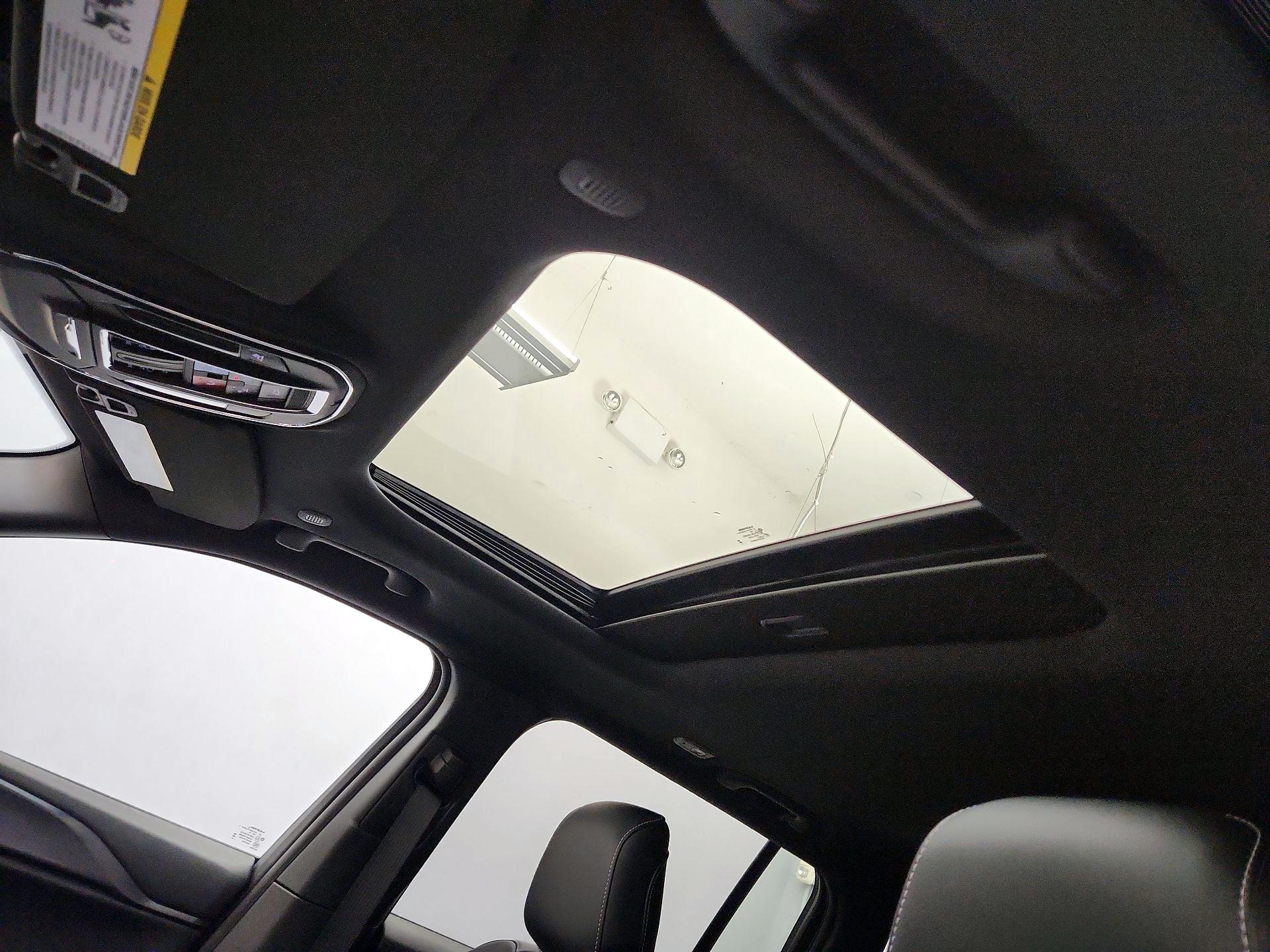 Thumbnail: 2024 Jeep Grand Cherokee - 19