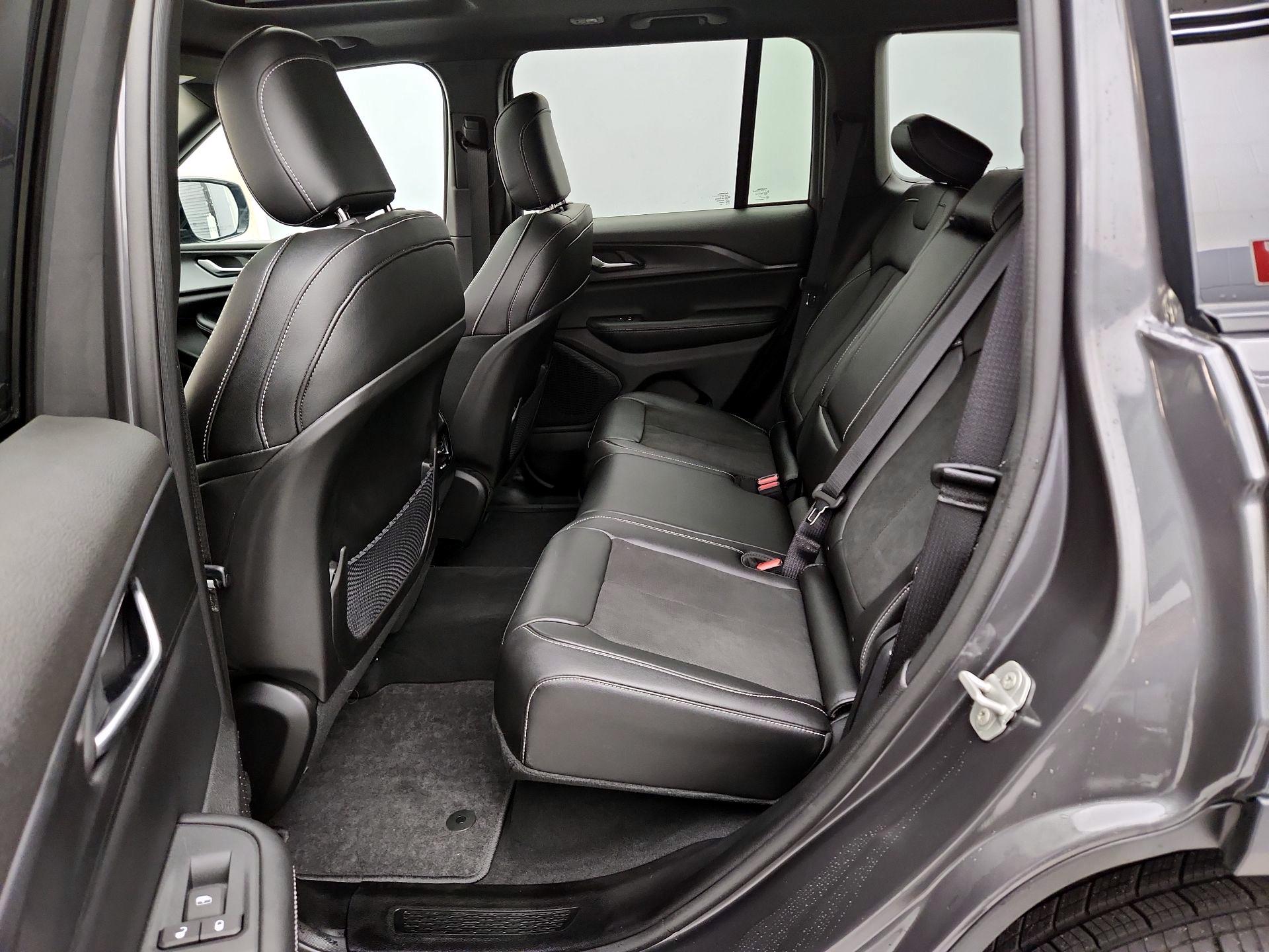 Thumbnail: 2024 Jeep Grand Cherokee - 20