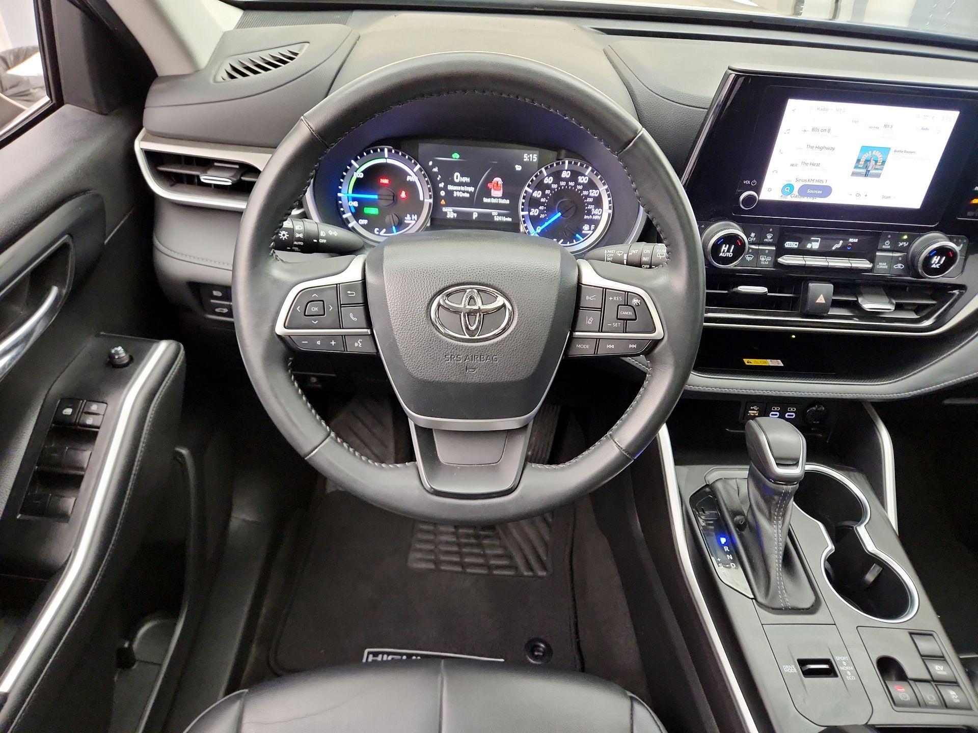 Thumbnail: 2023 Toyota Highlander - 10