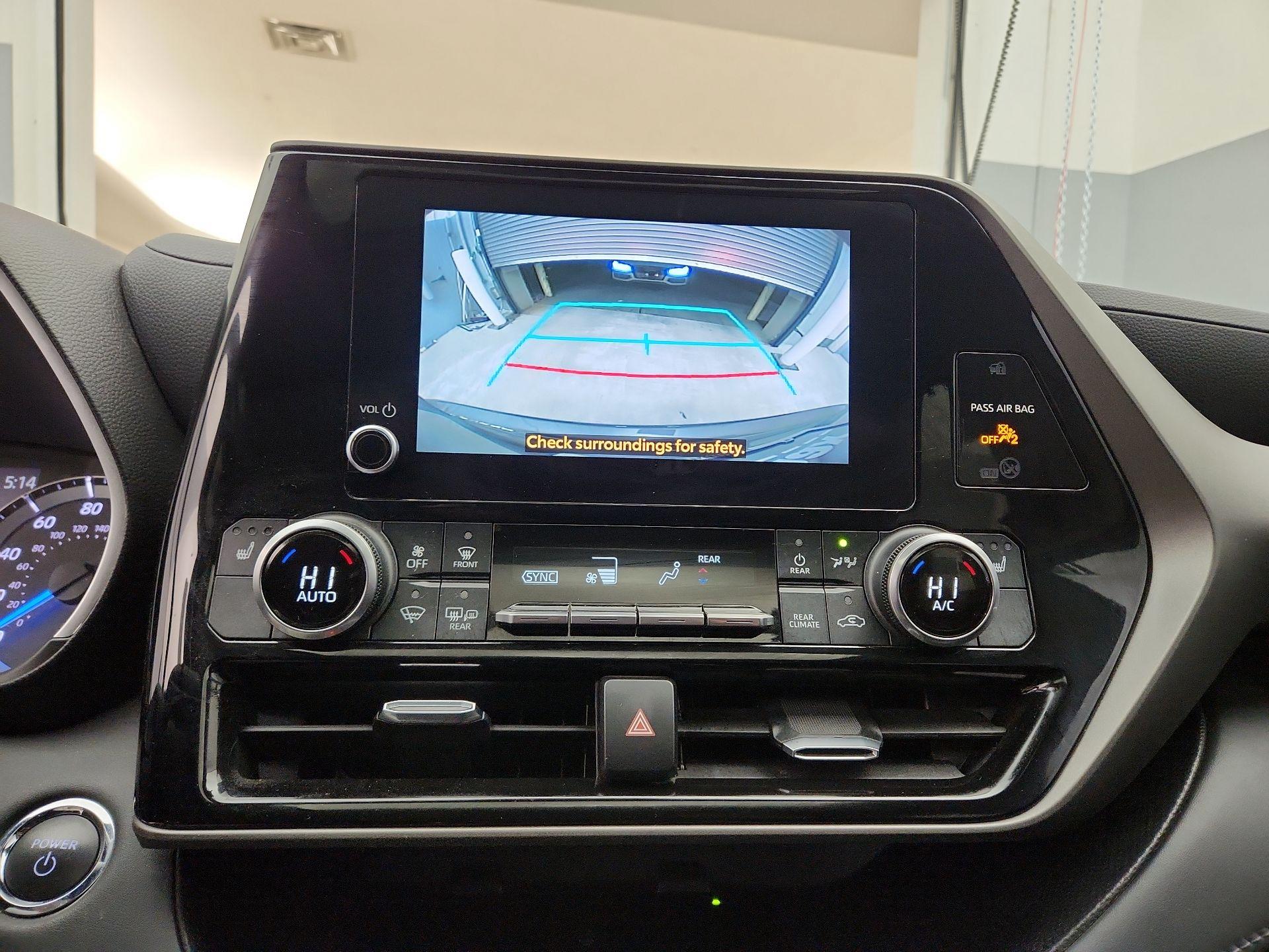 Thumbnail: 2023 Toyota Highlander - 14