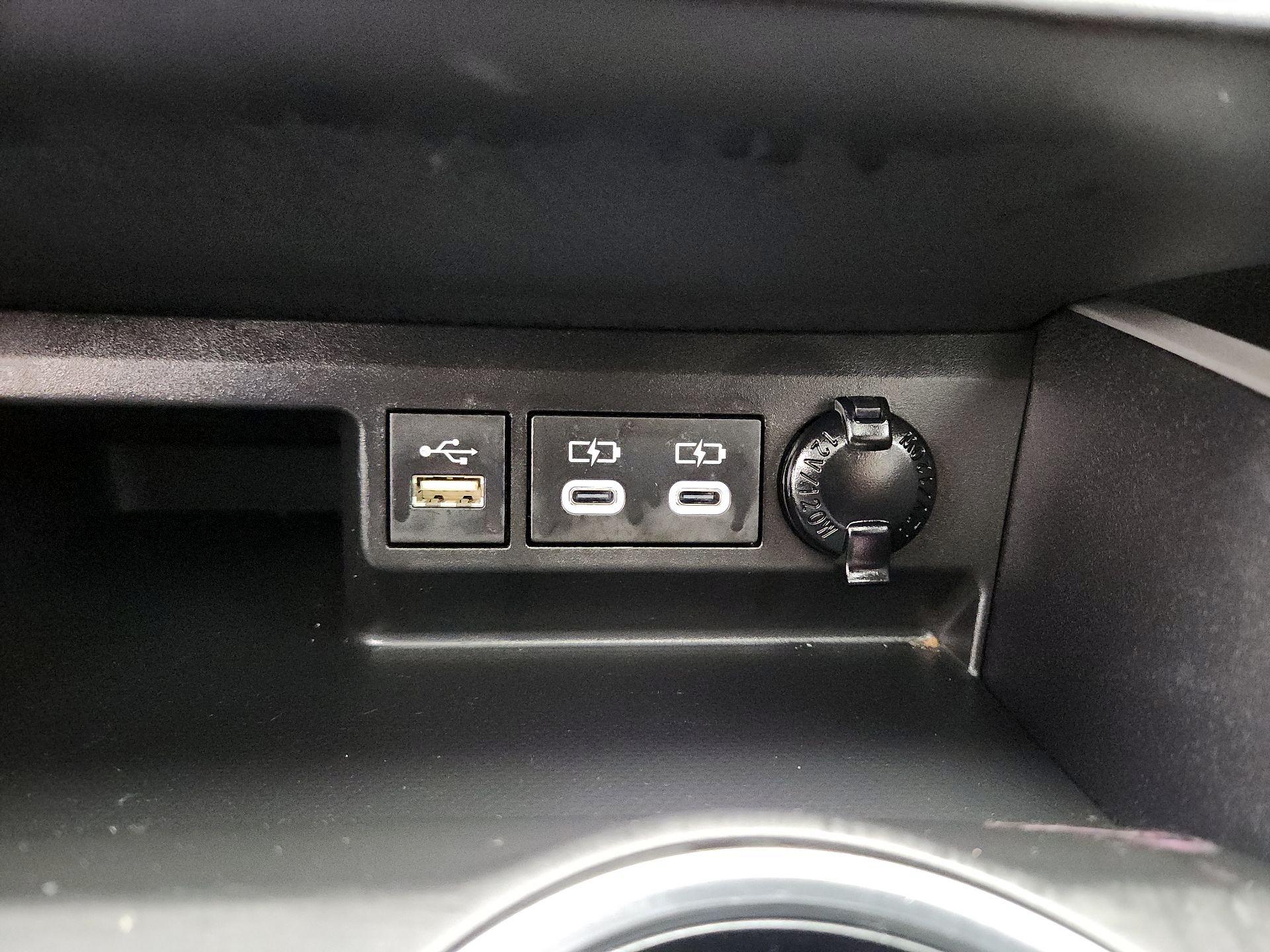 Thumbnail: 2023 Toyota Highlander - 18