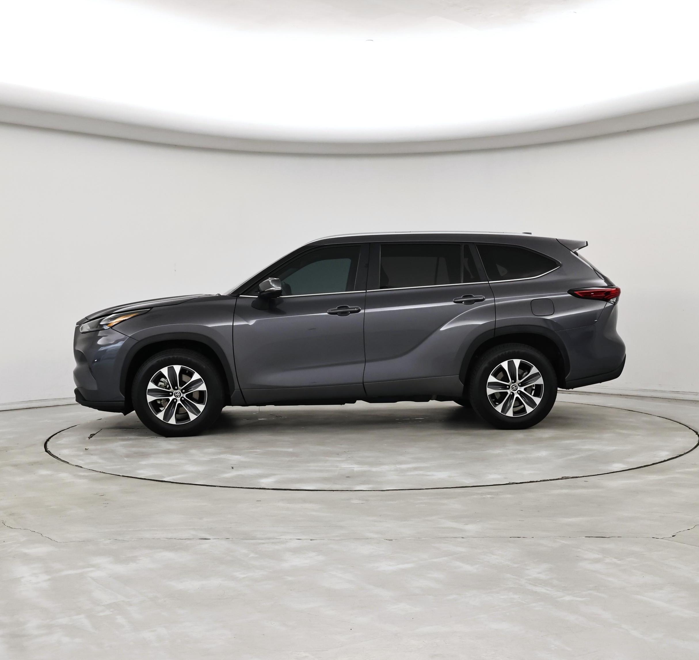 Thumbnail: 2023 Toyota Highlander - 3