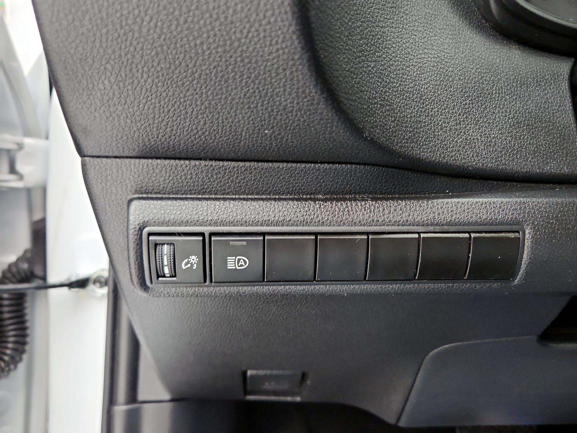 Thumbnail: 2025 Toyota Corolla - 13