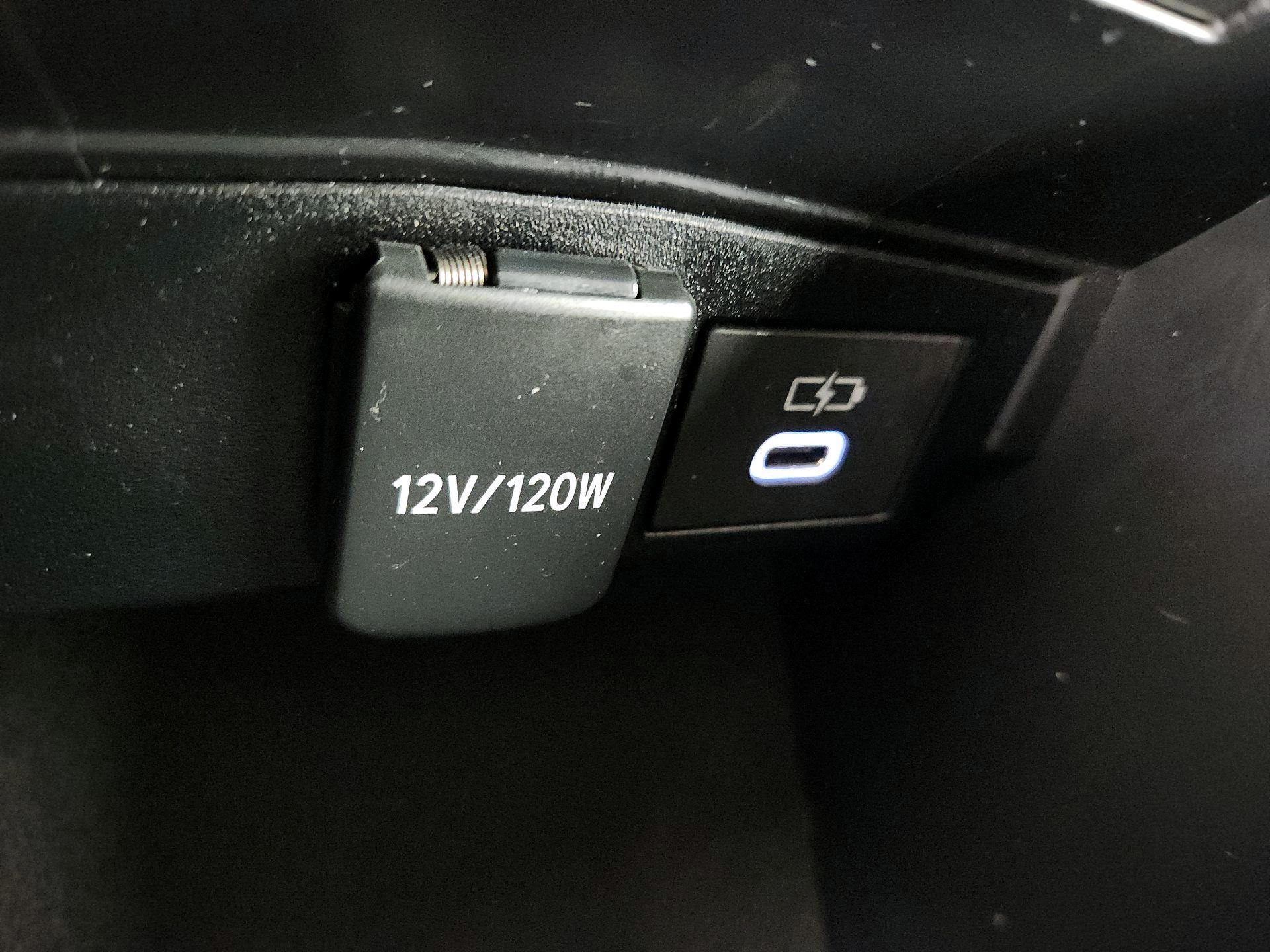 Thumbnail: 2025 Toyota Corolla - 18