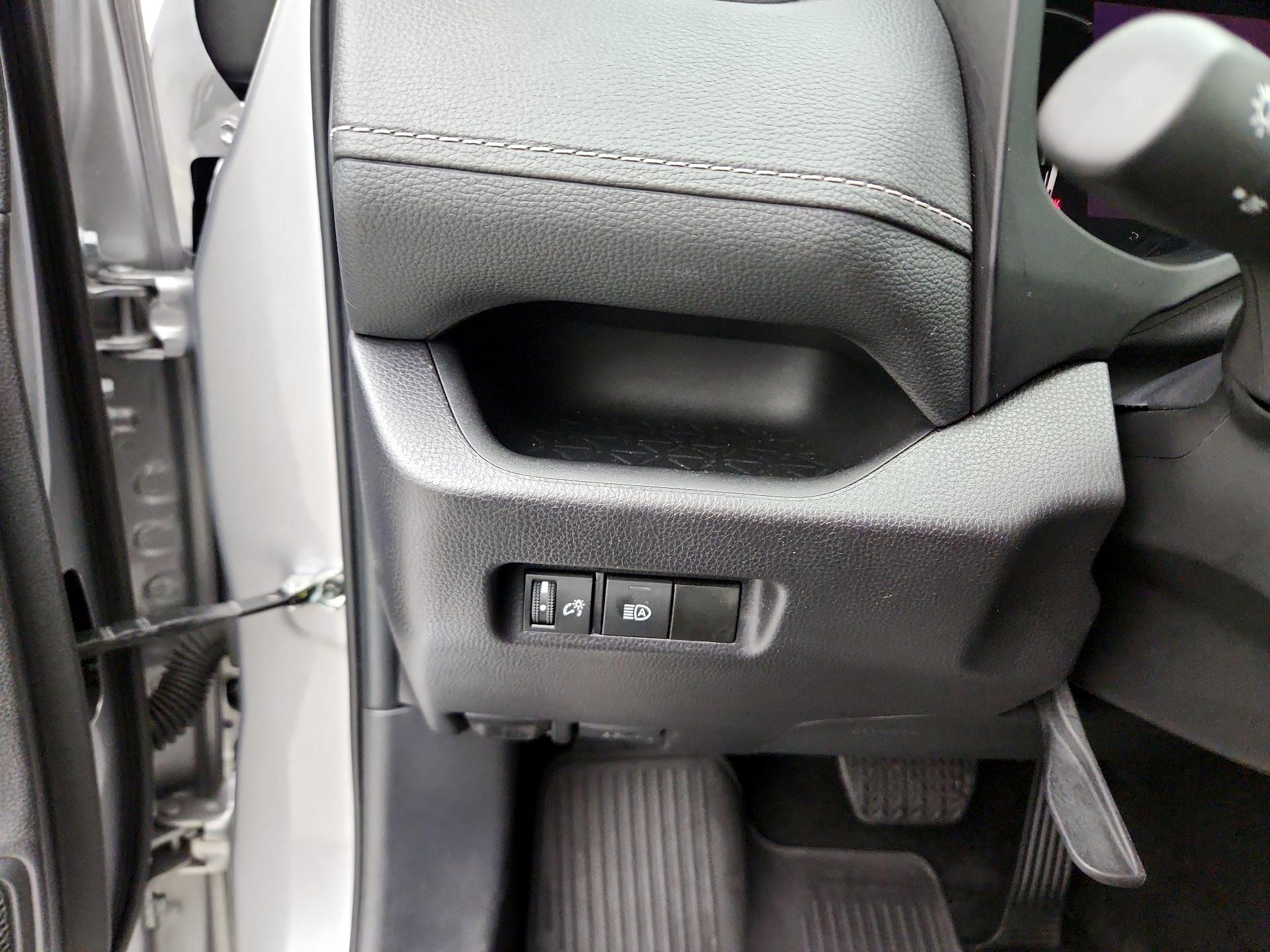 Thumbnail: 2025 Toyota RAV4 - 13