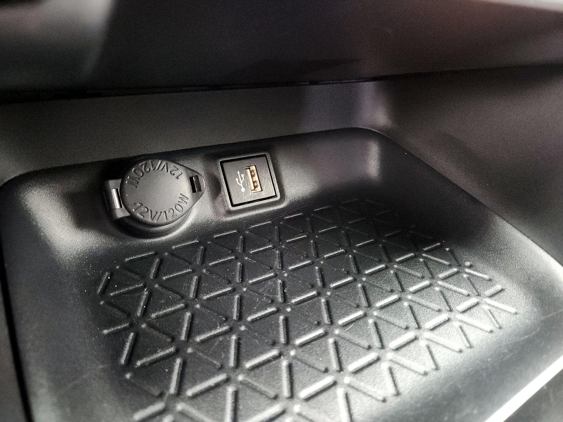 Thumbnail: 2025 Toyota RAV4 - 18