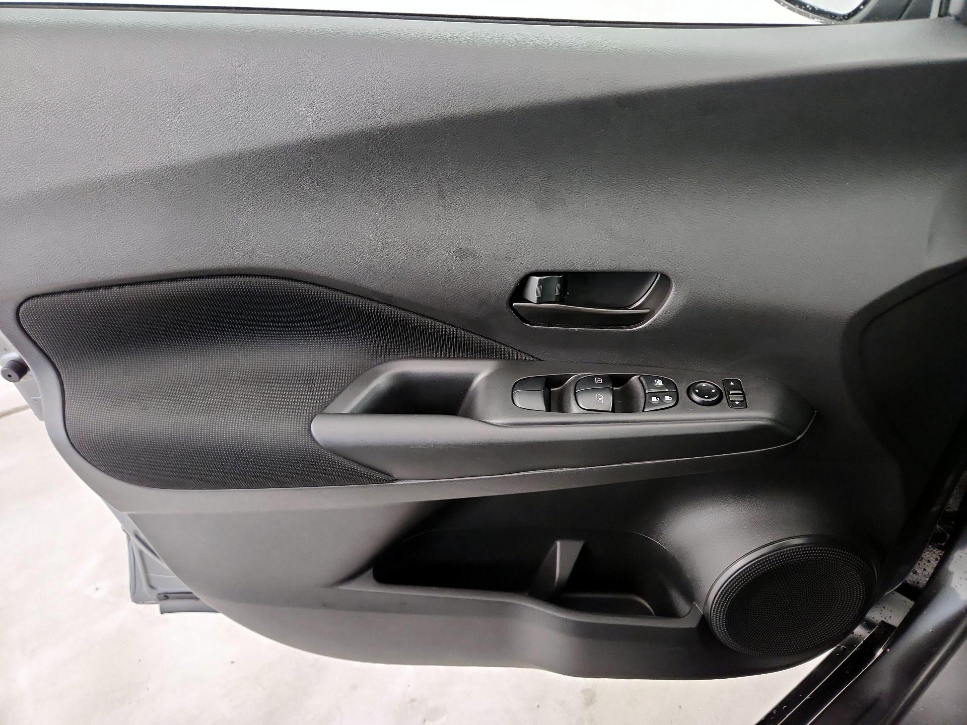 Thumbnail: 2023 Nissan Kicks - 12