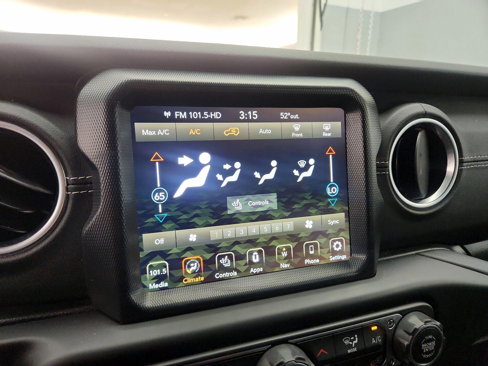 Thumbnail: 2023 Jeep Wrangler - 17