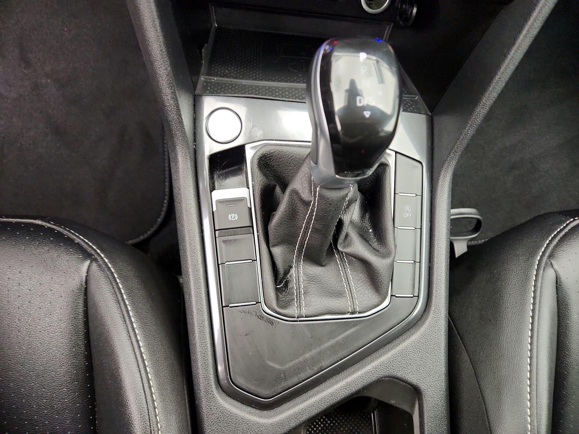 Thumbnail: 2024 Volkswagen Tiguan - 17