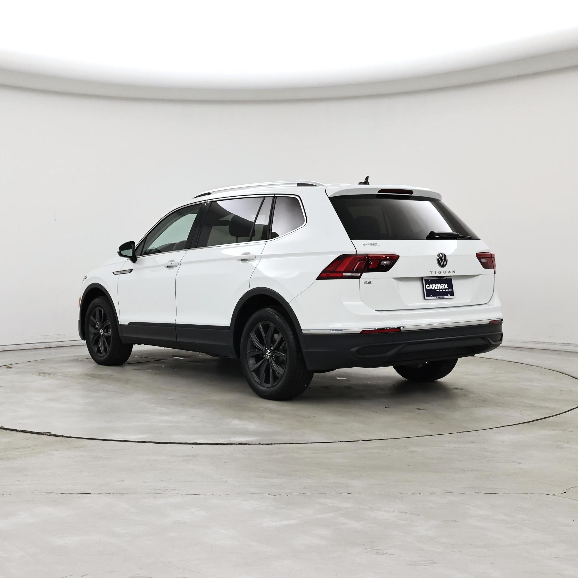 Thumbnail: 2024 Volkswagen Tiguan - 2