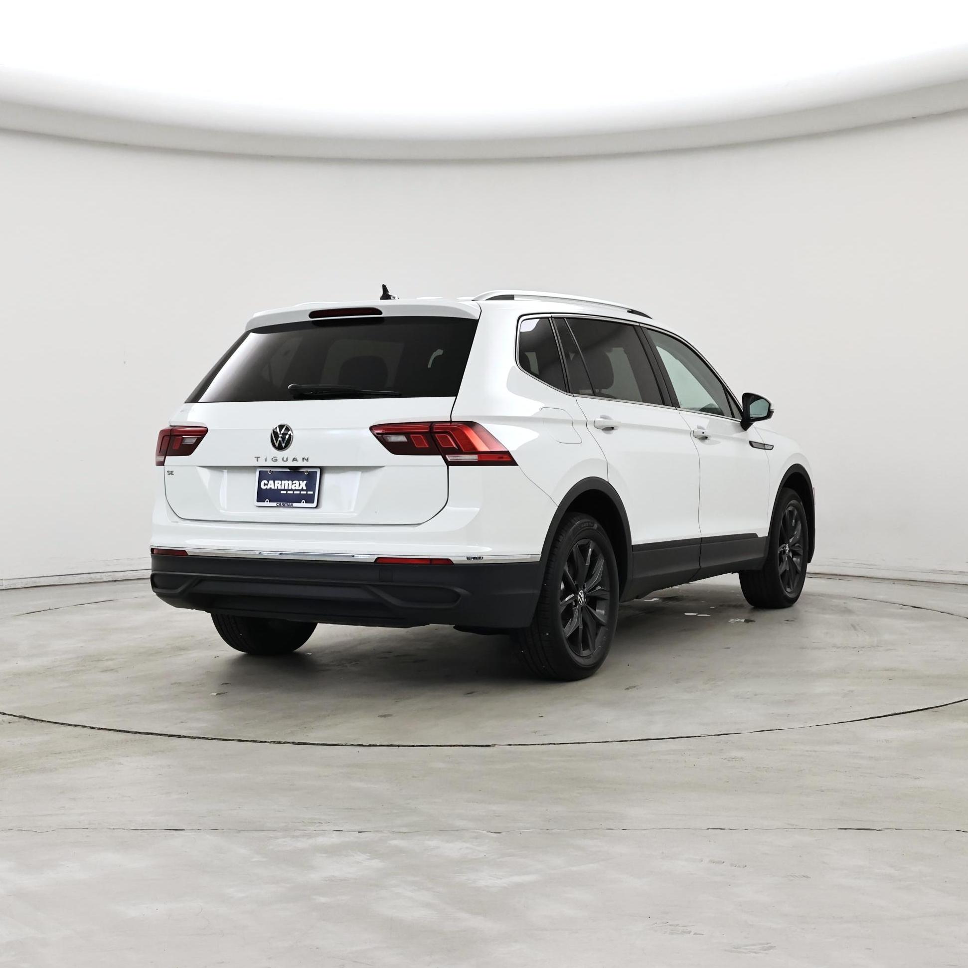 Thumbnail: 2024 Volkswagen Tiguan - 8