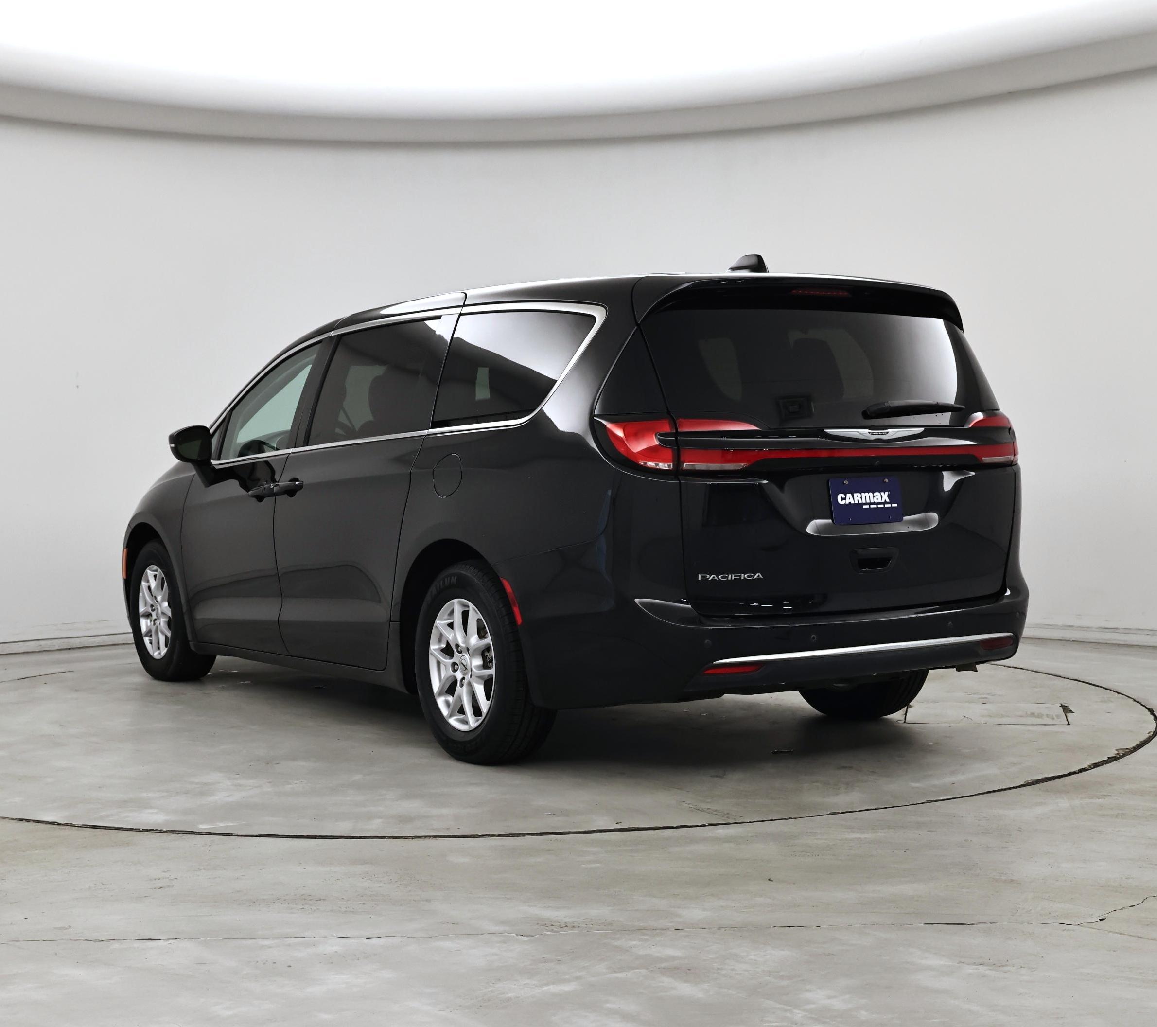 Thumbnail: 2023 Chrysler Pacifica - 2